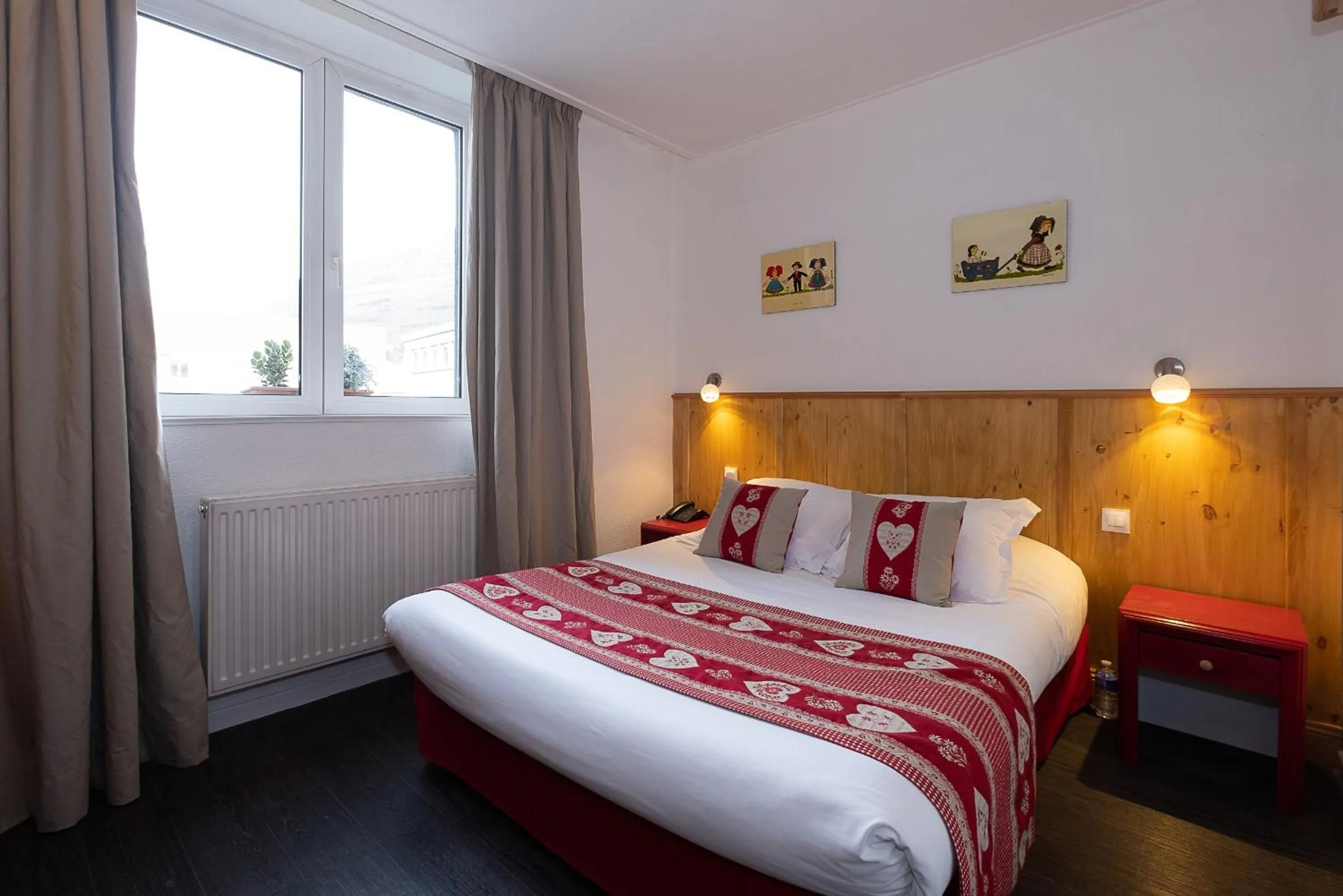 Bed in The Originals City Hotel de l Ange Guebwiller