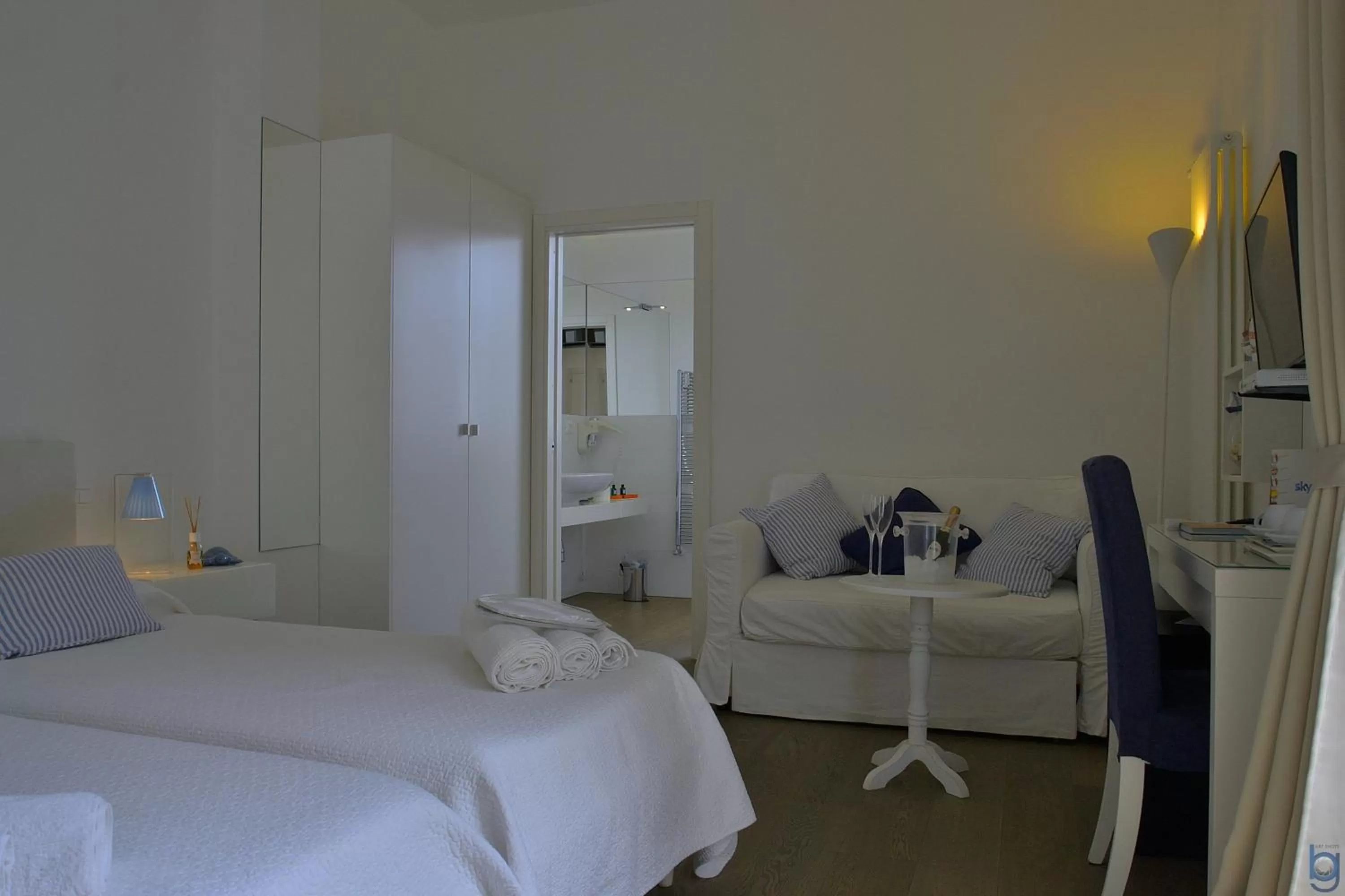 Photo of the whole room, Bed in B&b Mondello Resort