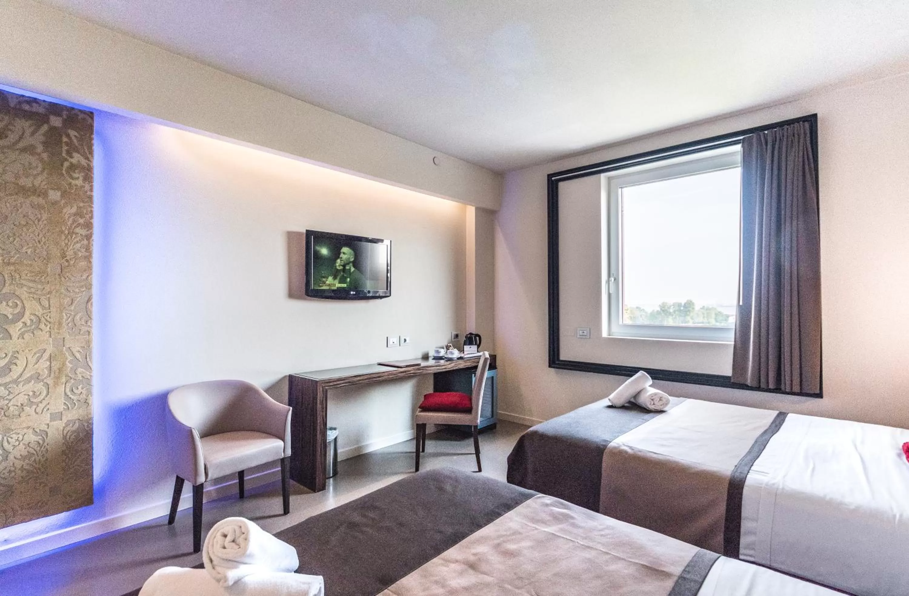 City view, Bed in Antony Hotel - Venice Airport