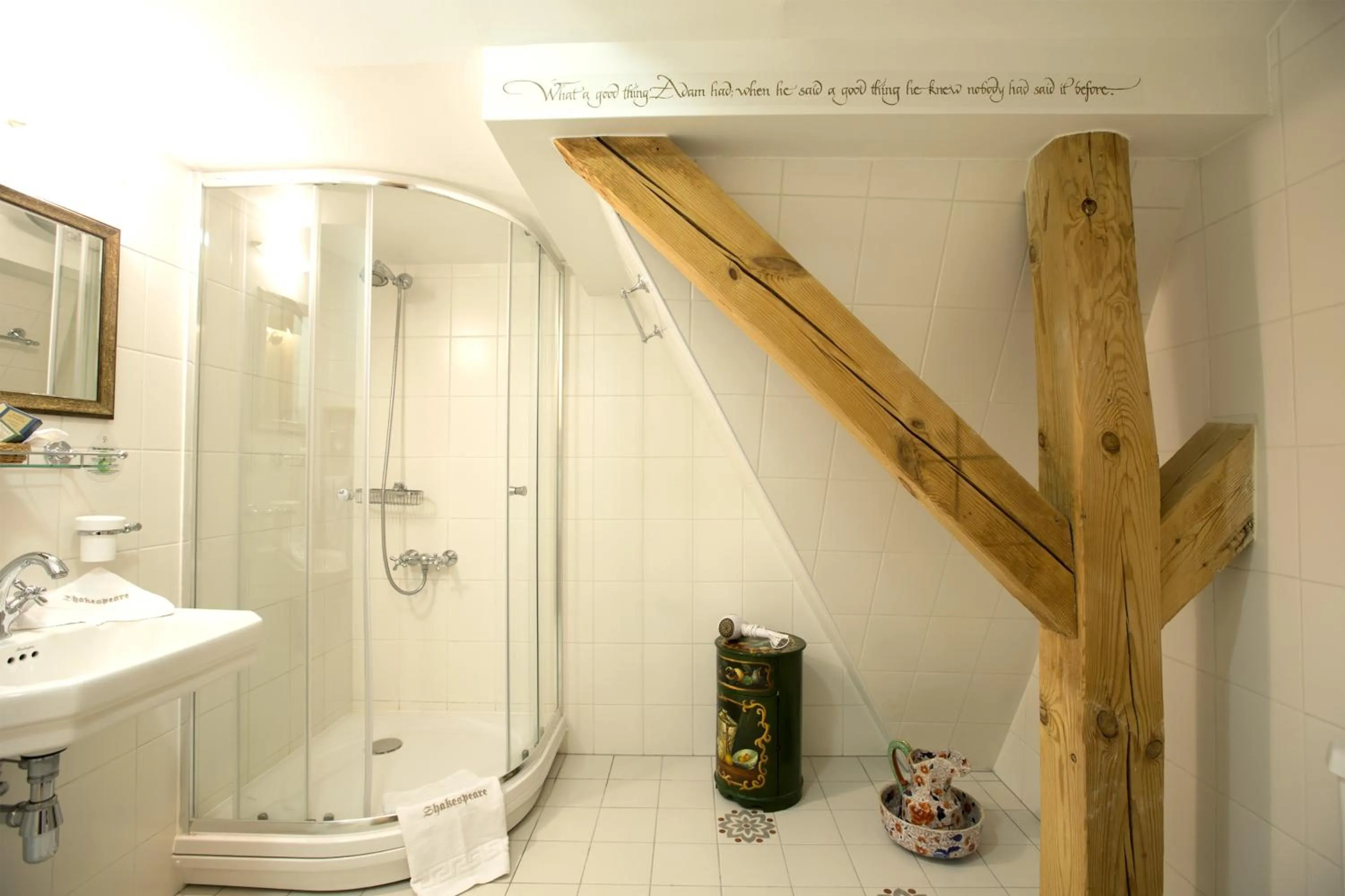 Bathroom in Shakespeare Boutique Hotel