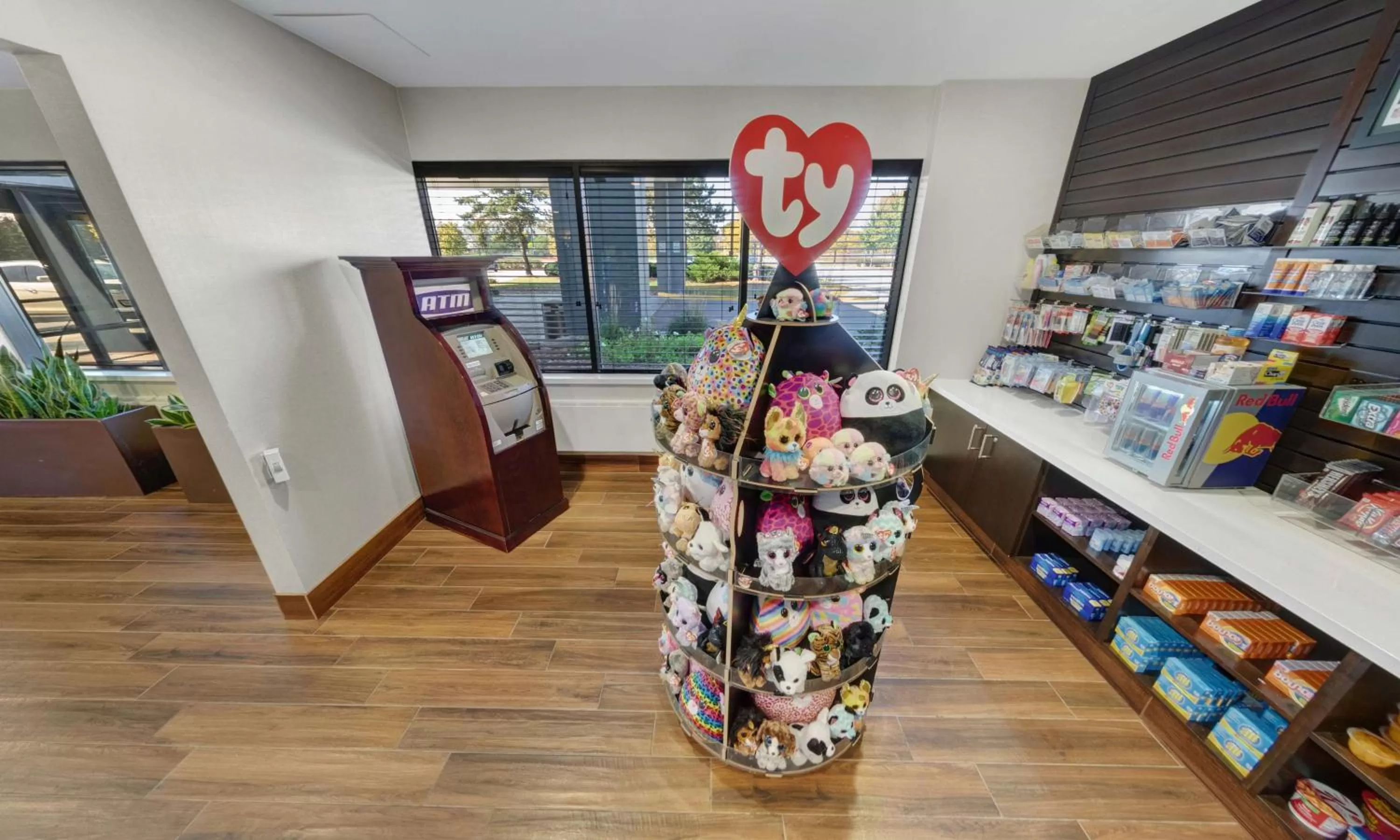 On-site shops in Embassy Suites by Hilton Milwaukee Brookfield