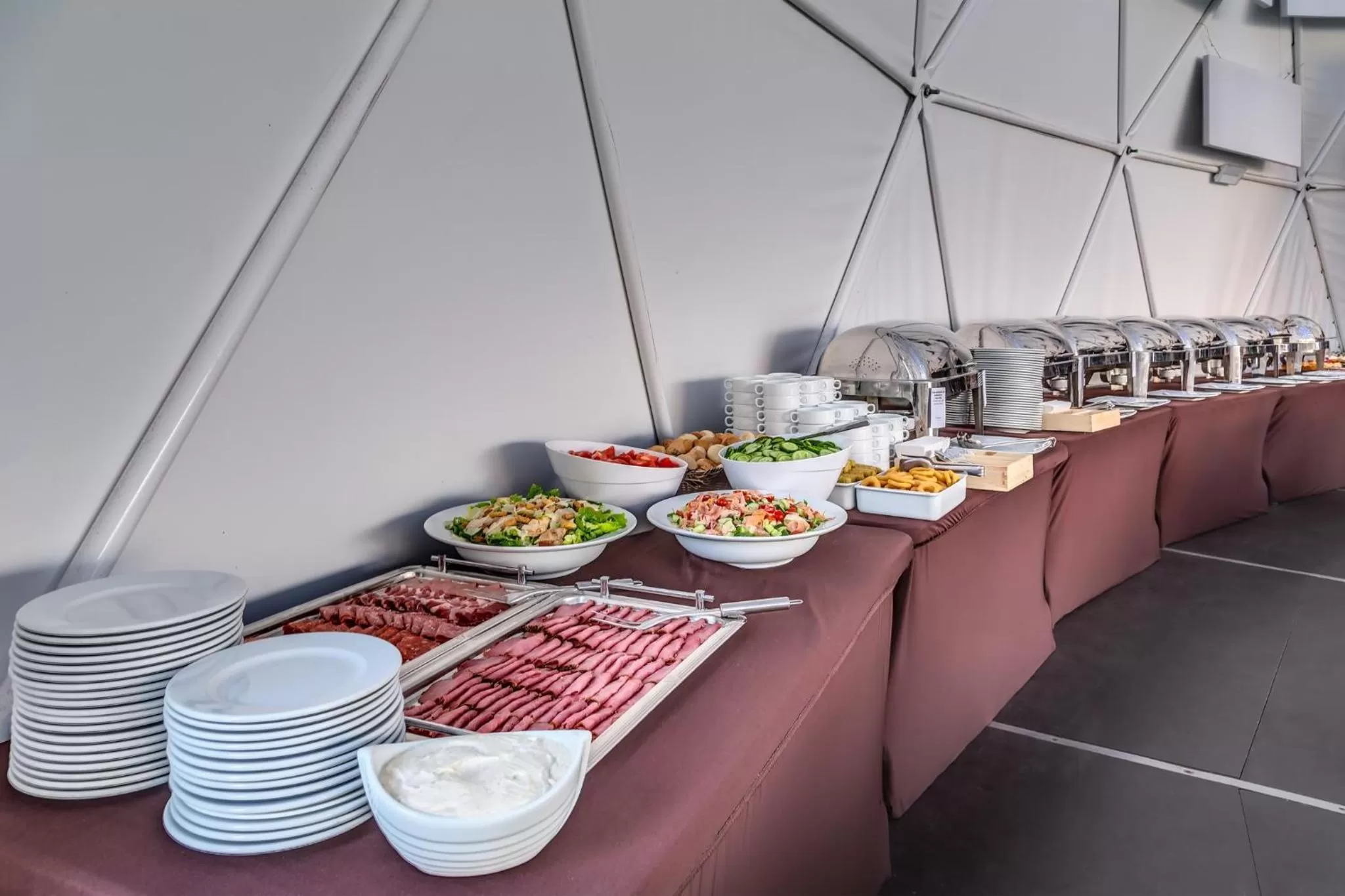 Meeting/conference room in Holiday Inn Resort Warsaw Józefów by IHG