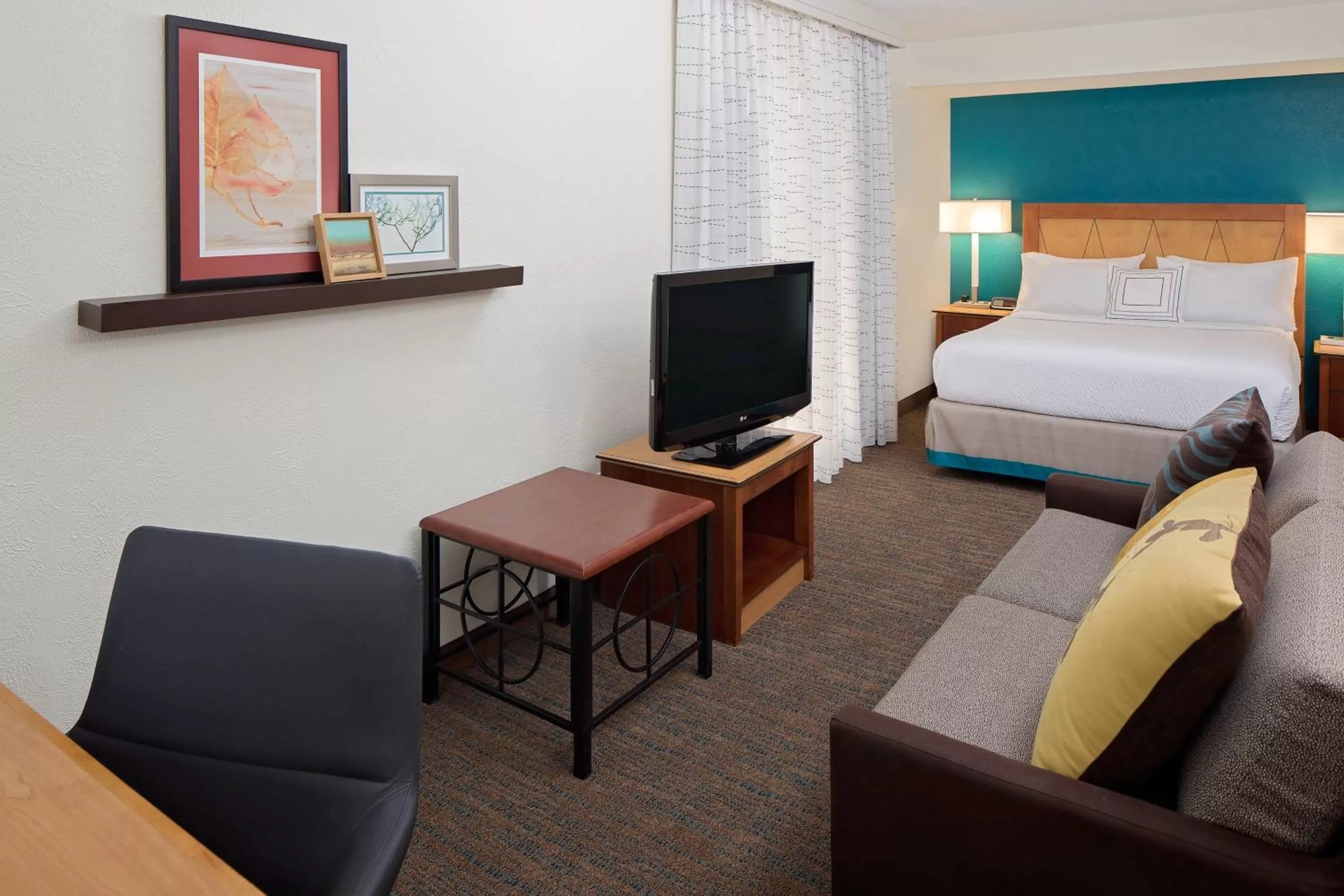 Queen Studio with Sofa Bed and Adapted Tub - Mobility and Hearing Accessible in Residence Inn Louisville East