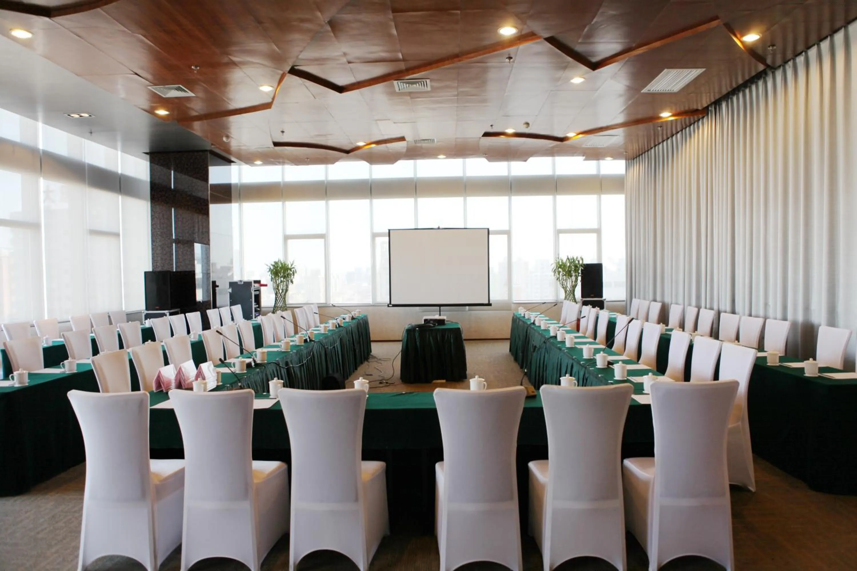 Business facilities in Vision Hotel