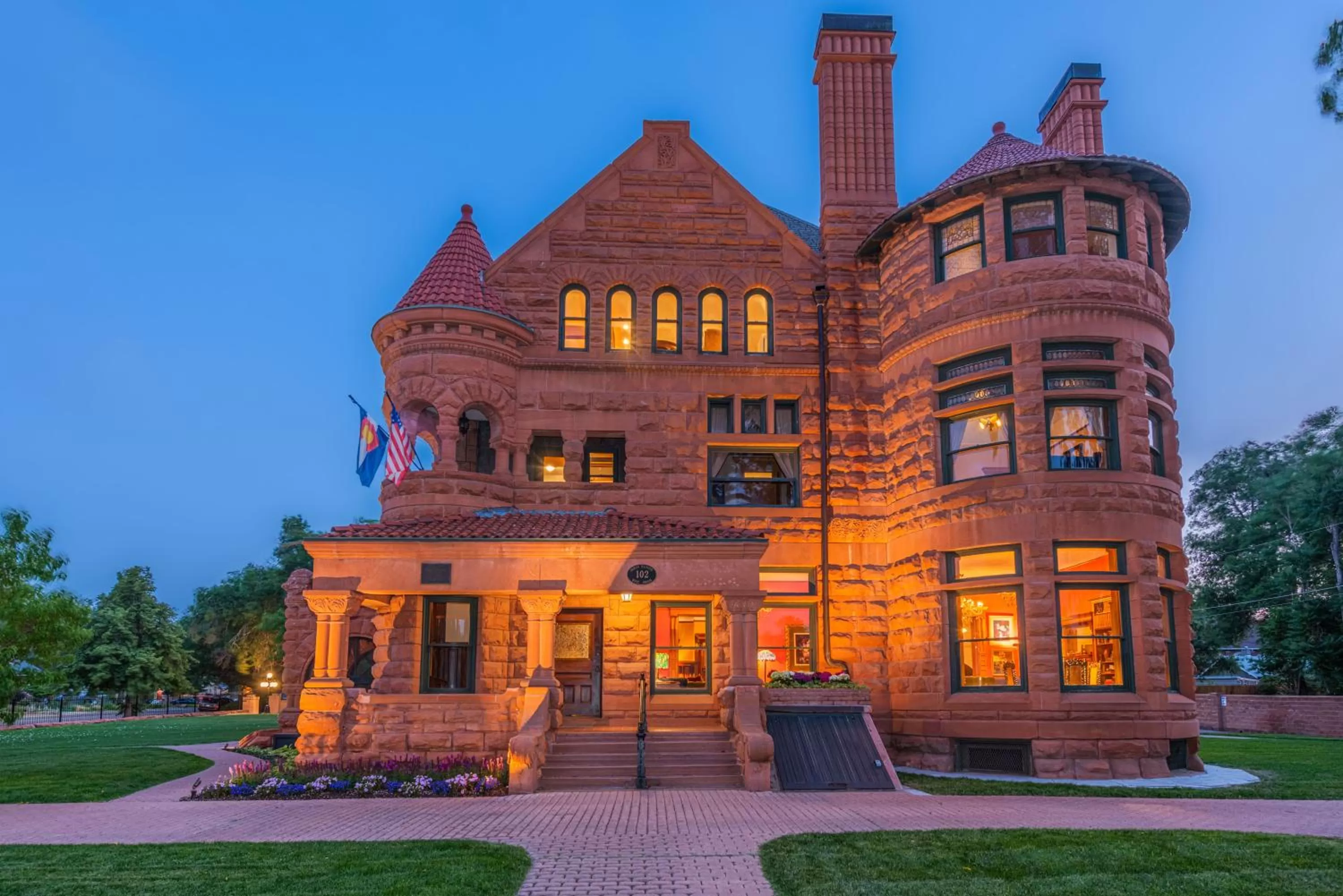 Property building in Orman Mansion - Pueblo's Most Luxurious Stay!