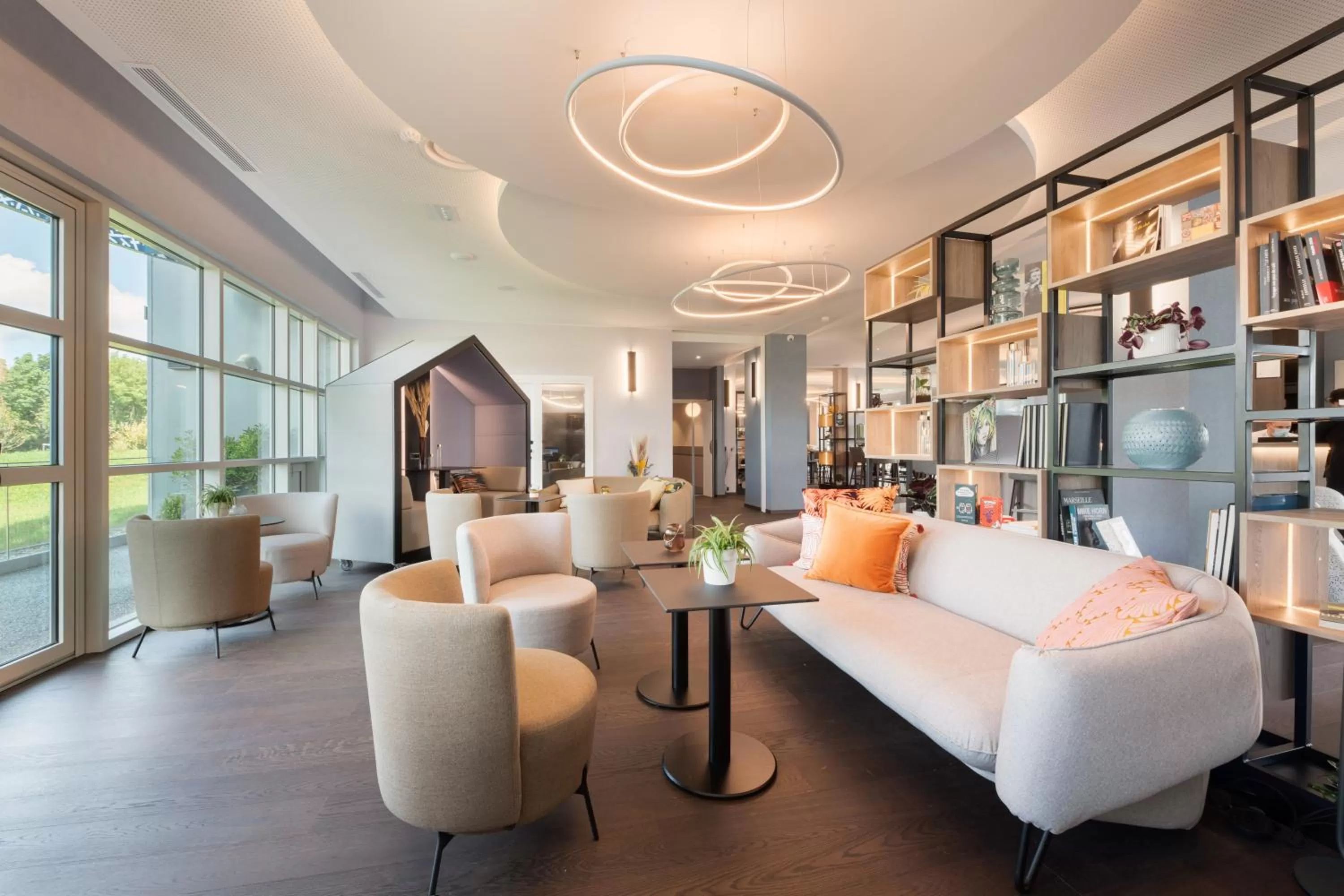 Lounge or bar in Campanile Smart Lyon Est - Eurexpo Bron Aviation