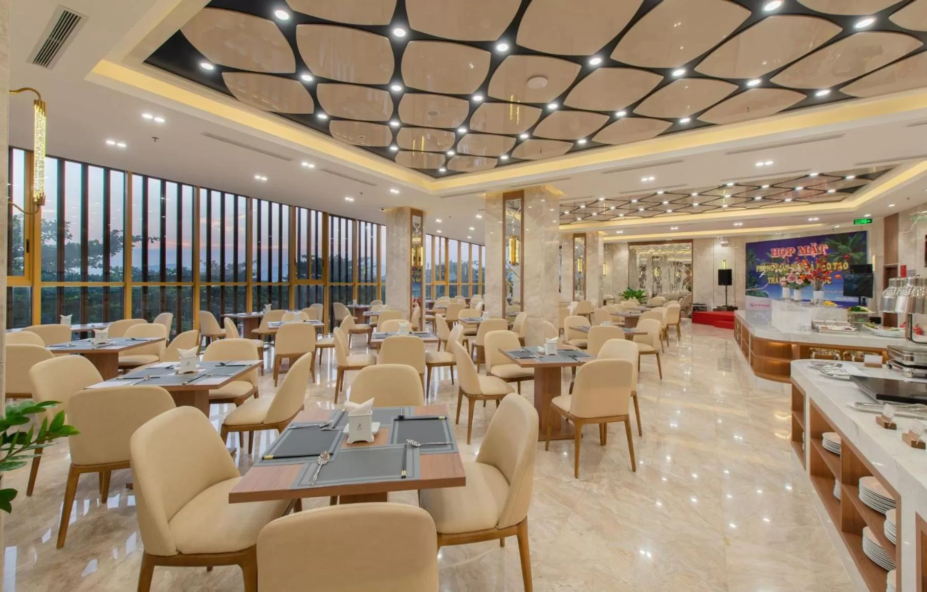 Restaurant/places to eat in Grand Gosia Hotel