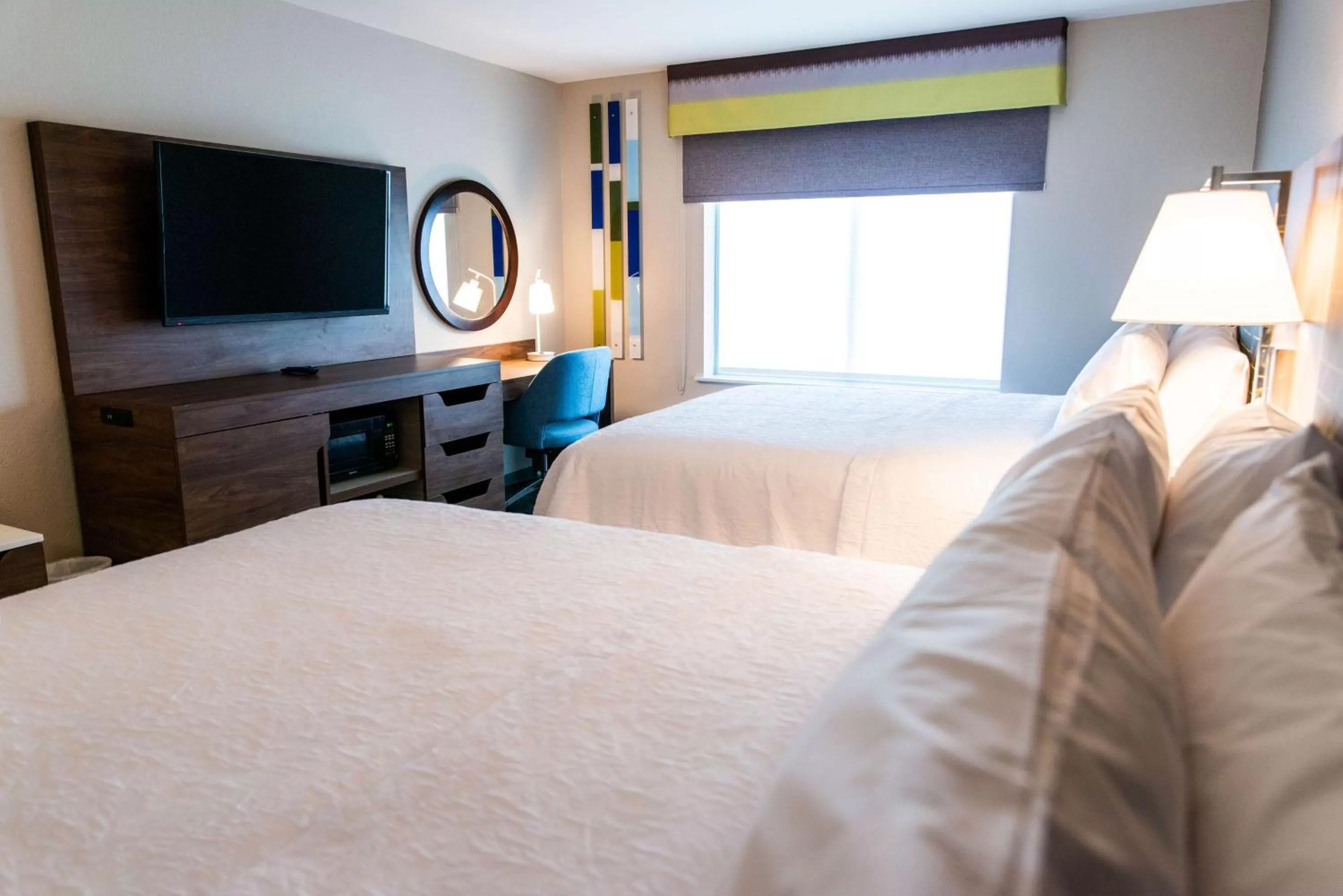 Bedroom, Bed in Hampton Inn Paris IL, IL