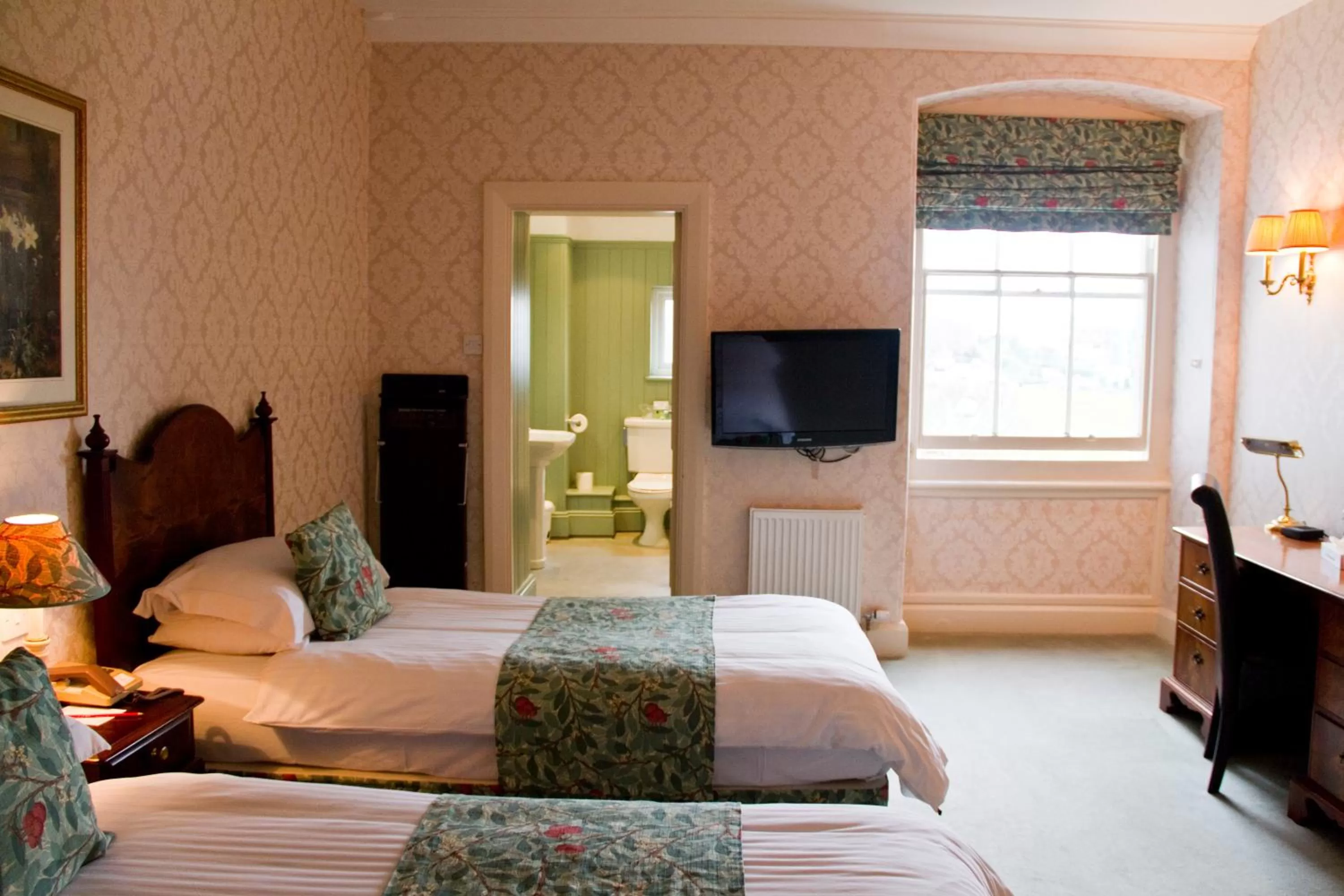 Bedroom, Bed in Duke Of Cornwall Hotel