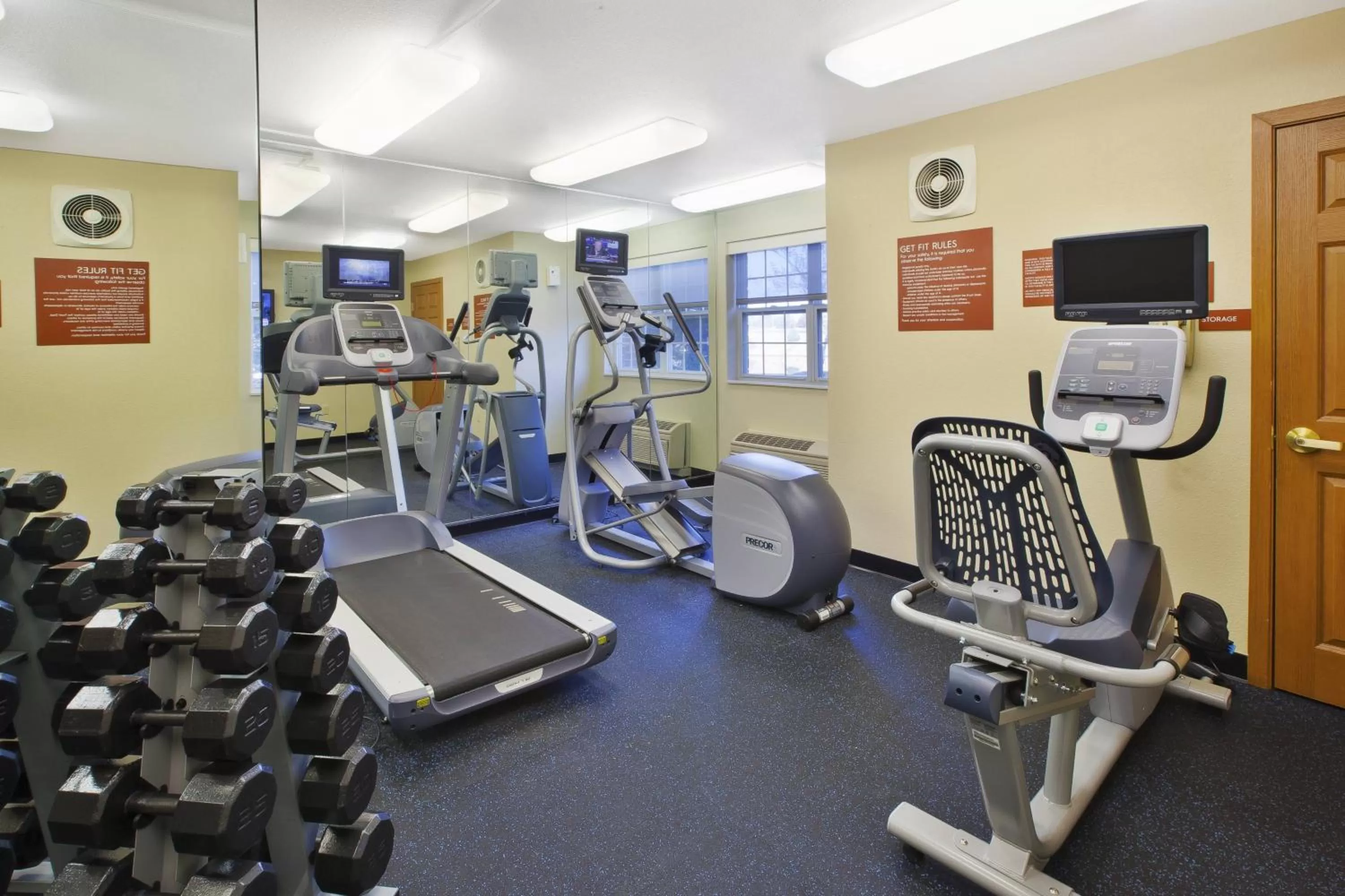 Fitness centre/facilities in TownePlace Suites Detroit Sterling Heights