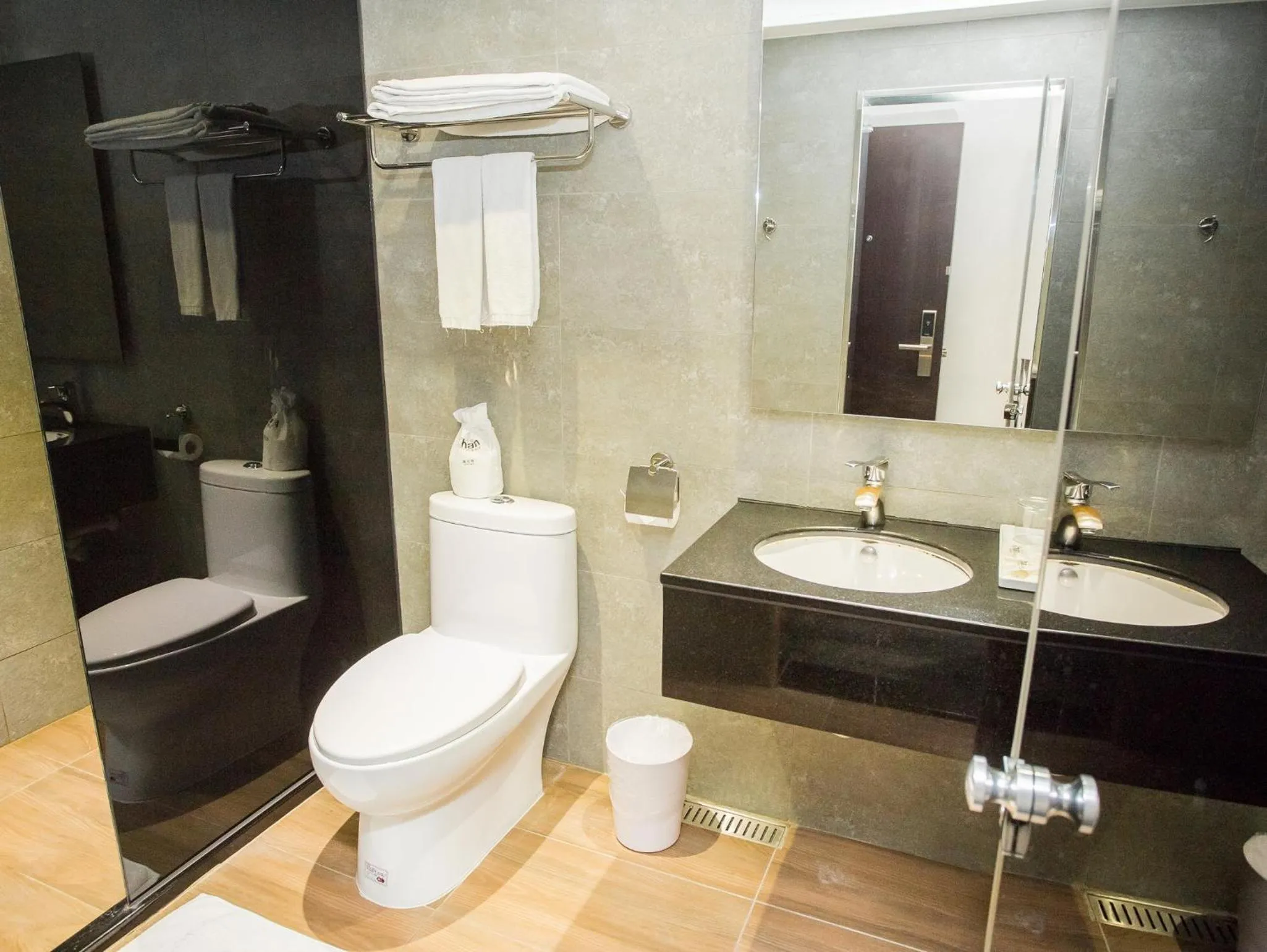 Bathroom in Khan Hotel