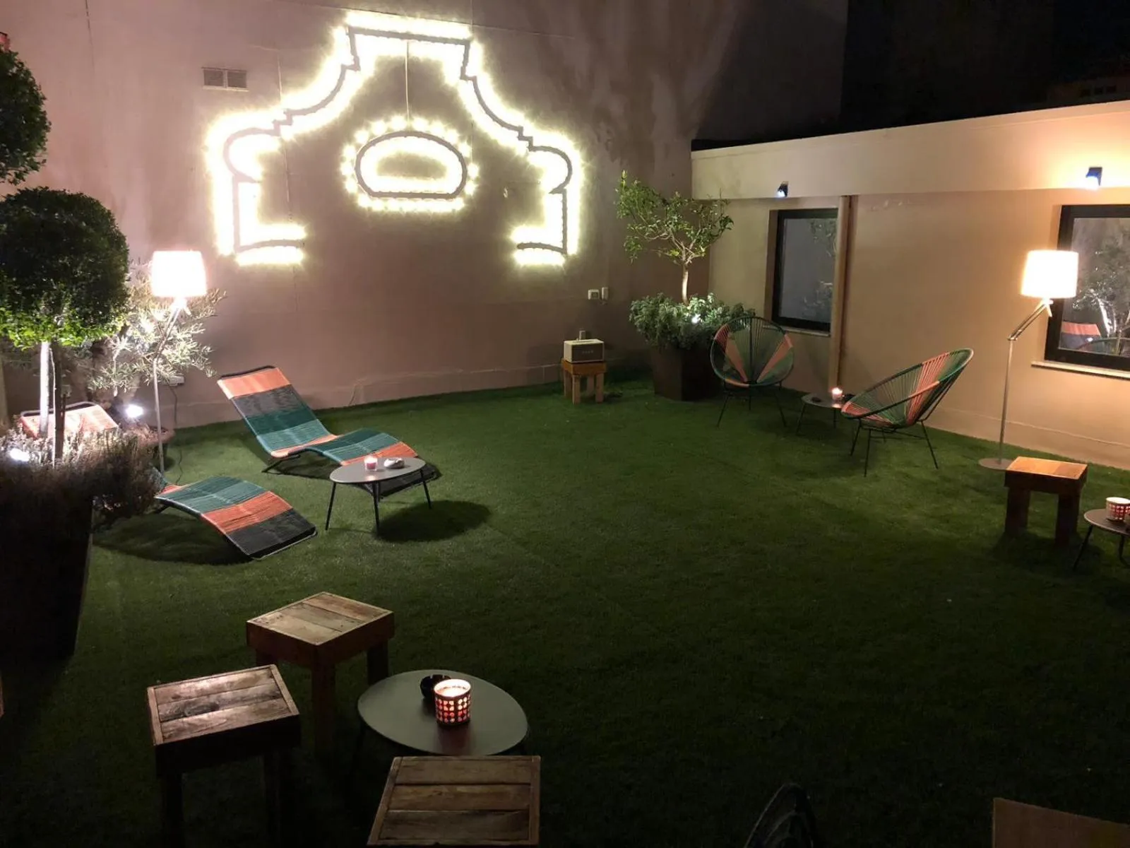 Garden in 200 ROOMS & TERRACE