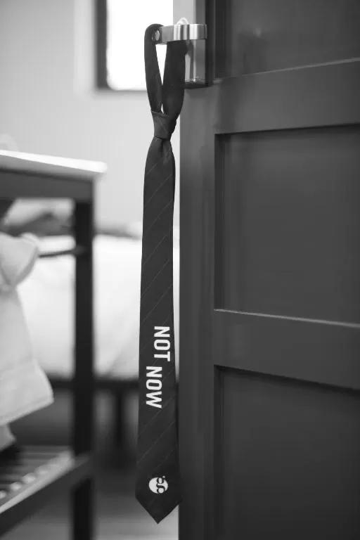 Bed in Hotel Grinnell, Ascend Hotel Collection