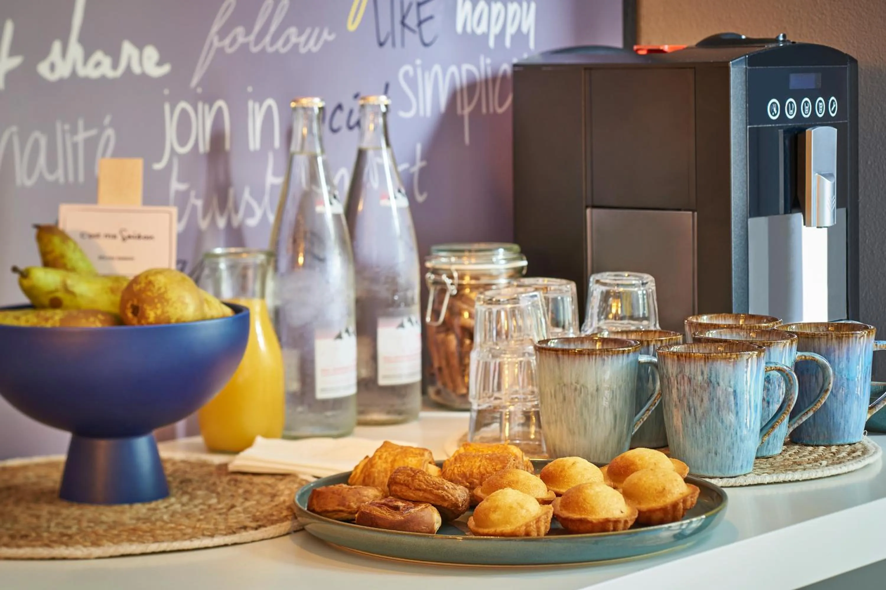 Breakfast in ibis Paris La Villette Cité des Sciences 19ème