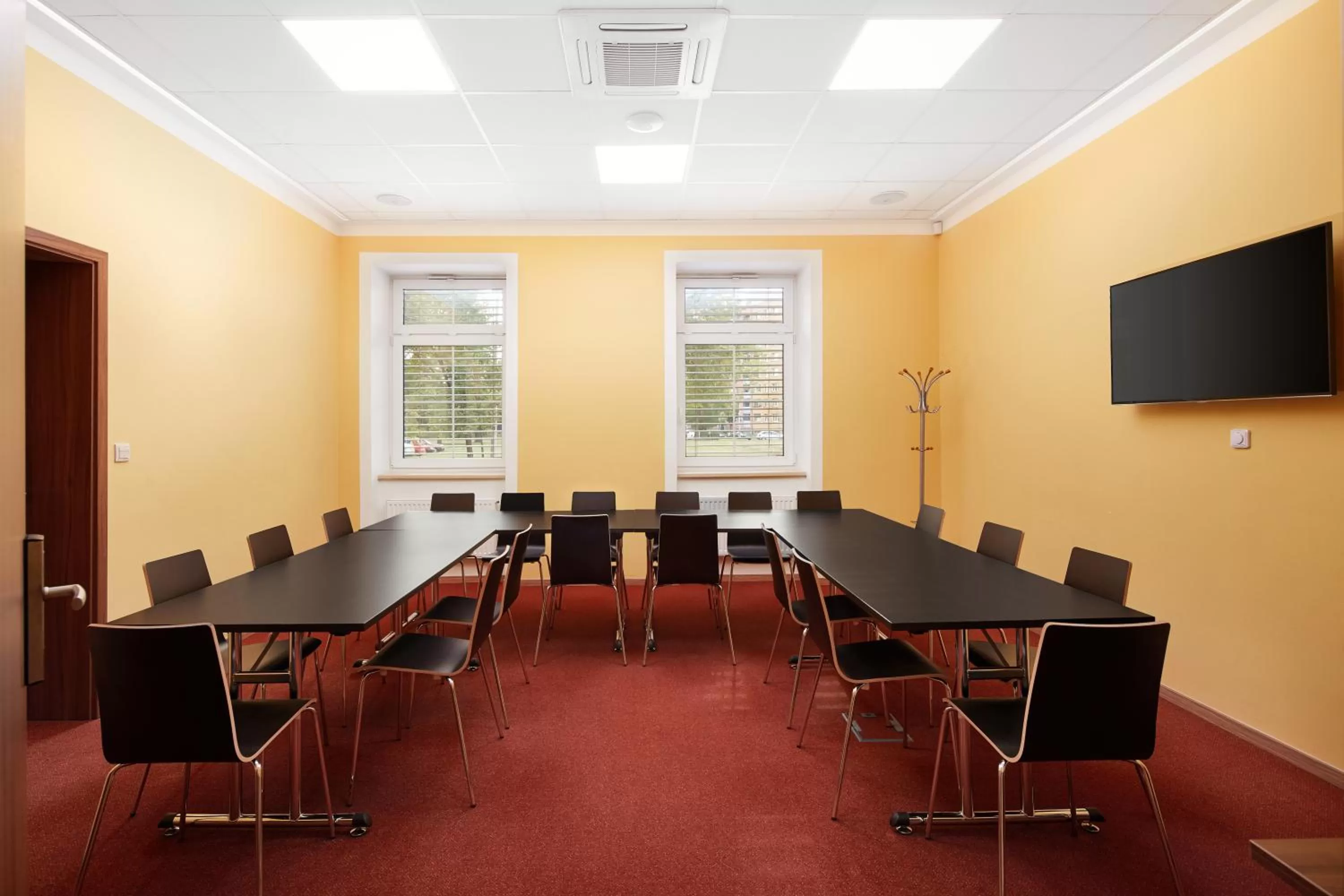 Business facilities in Hotel Nikolas