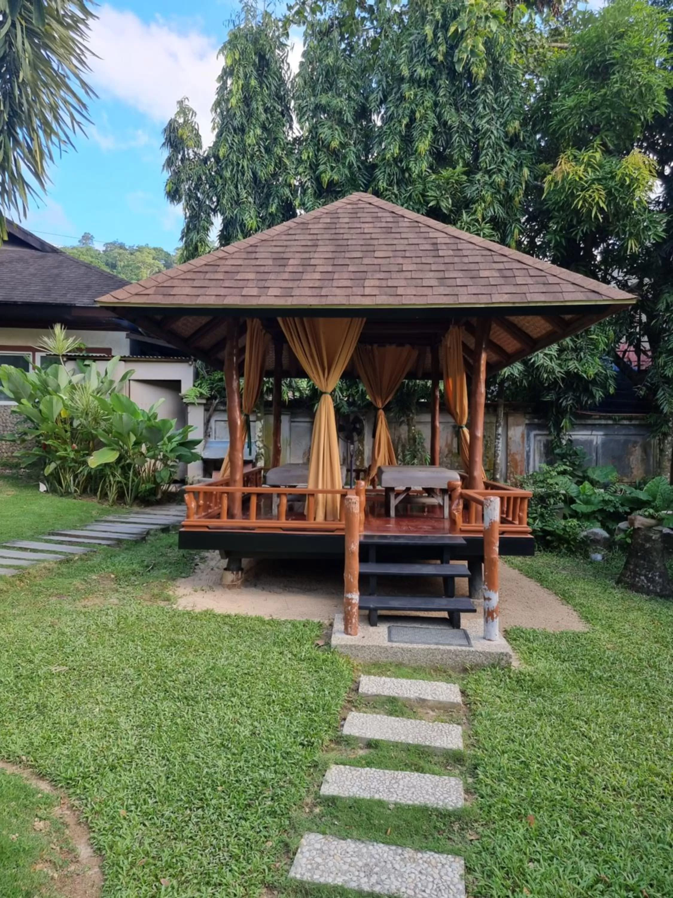 Property building in El Nido Garden Resort