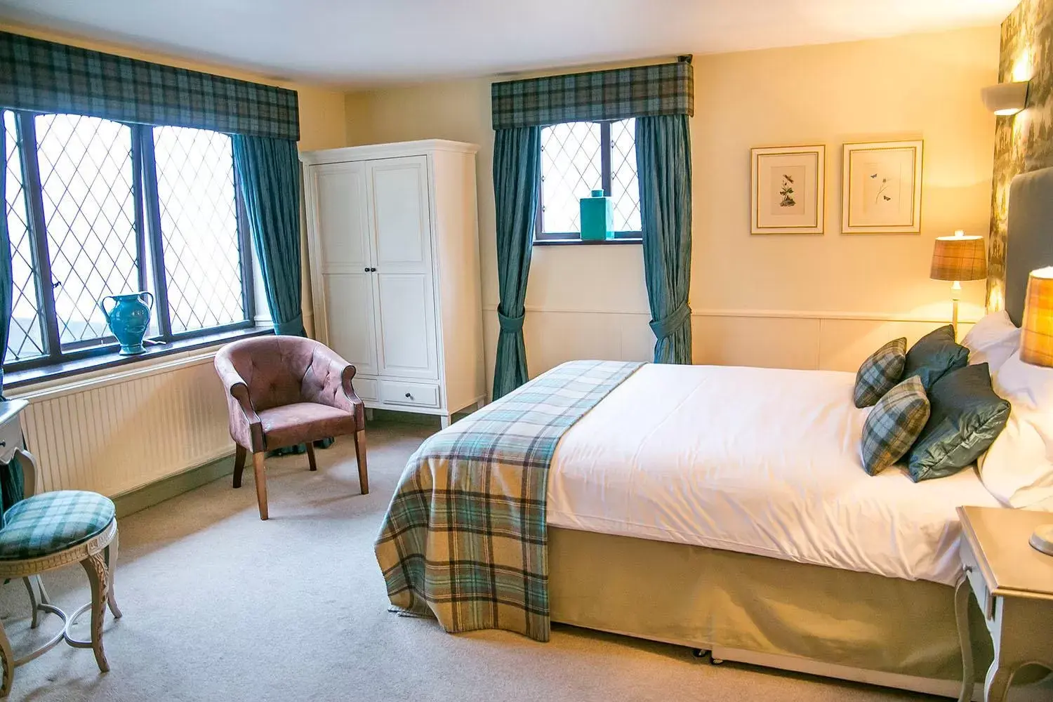 Comfy Double Room in The Red Lion Hawkshaw Comfy Double Room in The Red Lion Hawkshaw