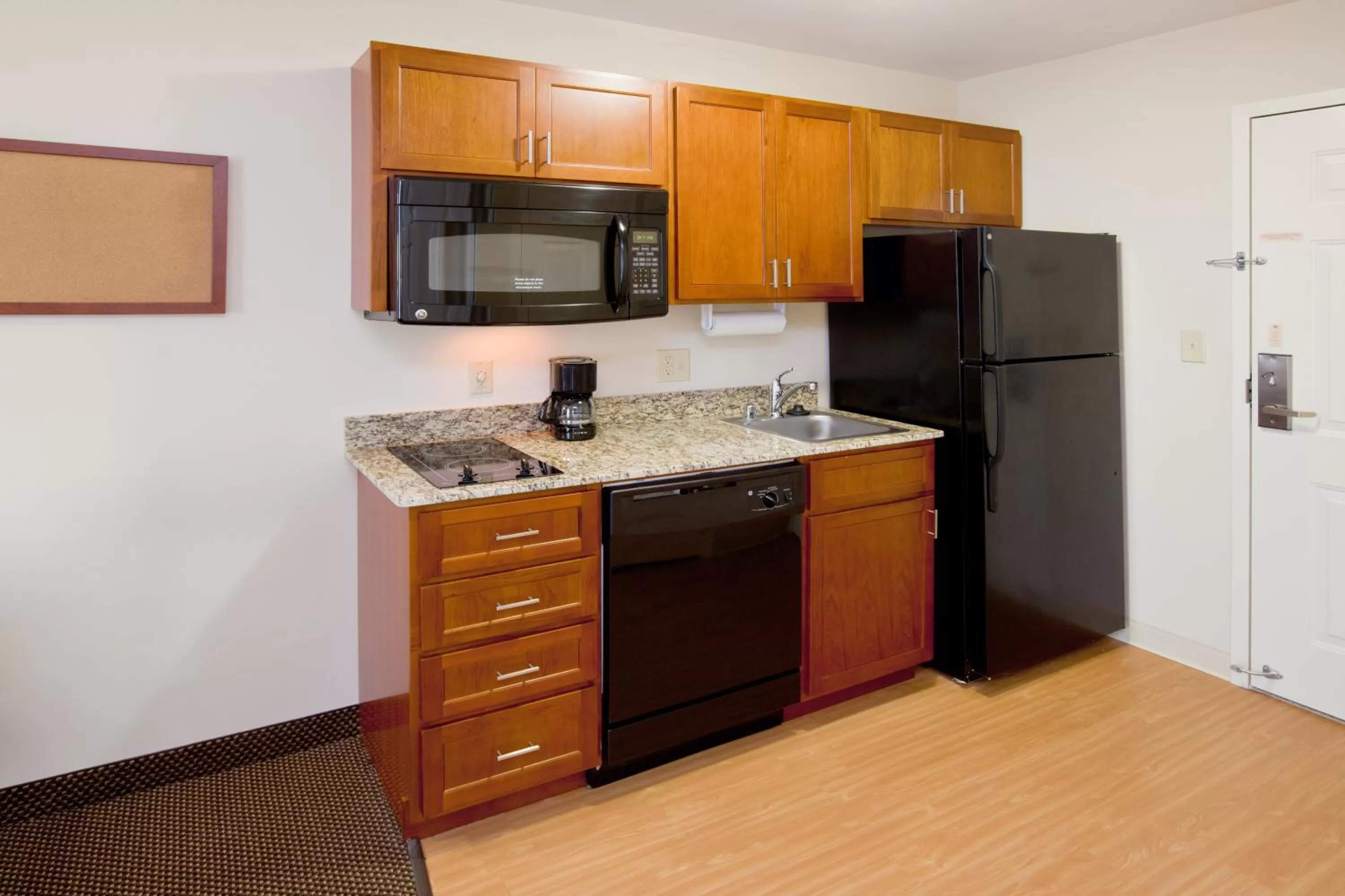 Coffee/tea facilities in Candlewood Suites Radcliff - Fort Knox by IHG