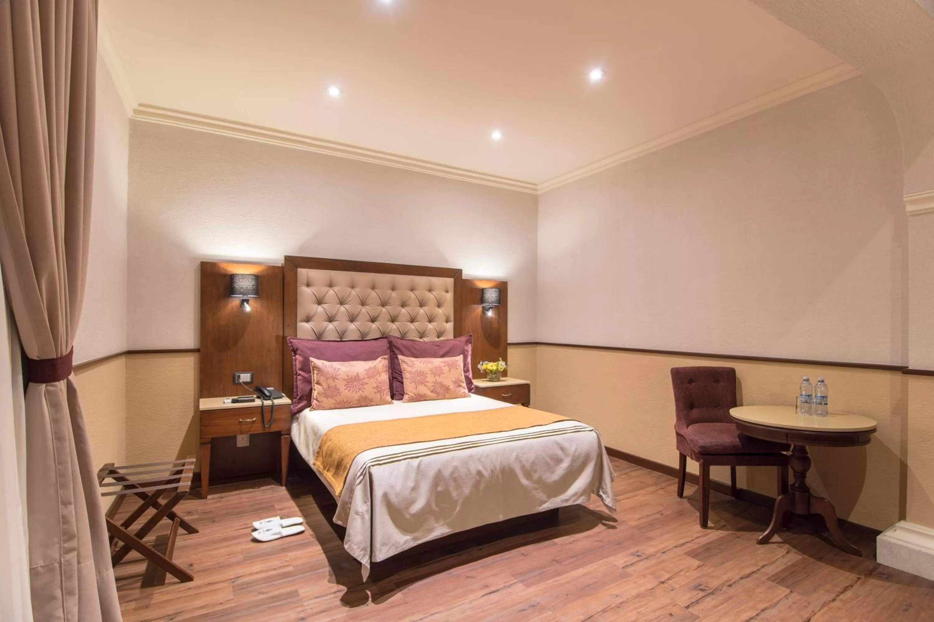 Bedroom, Bed in Hotel Morales Historical & Colonial Downtown Core