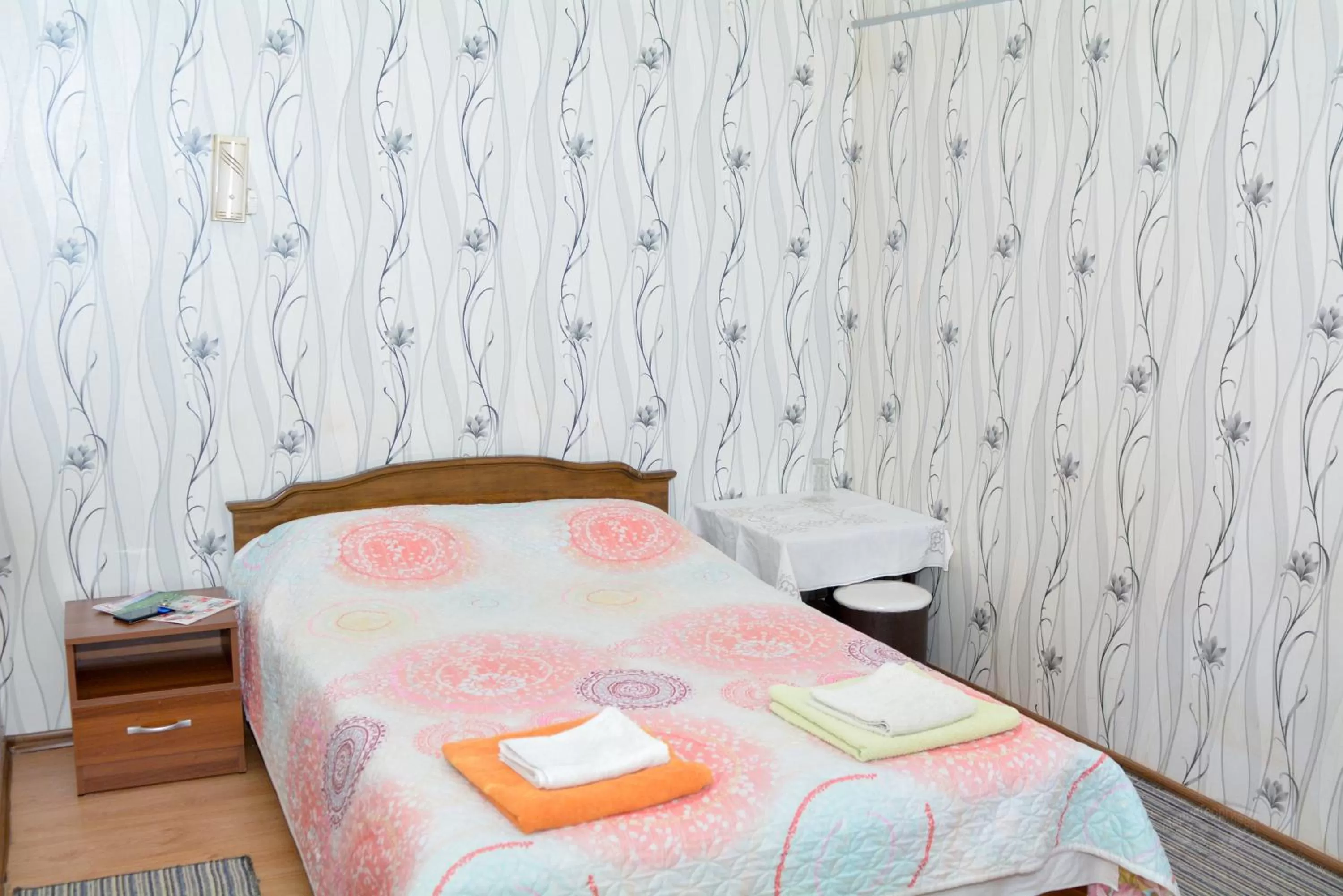 Single Room with Bathroom in Hotel Rade 1