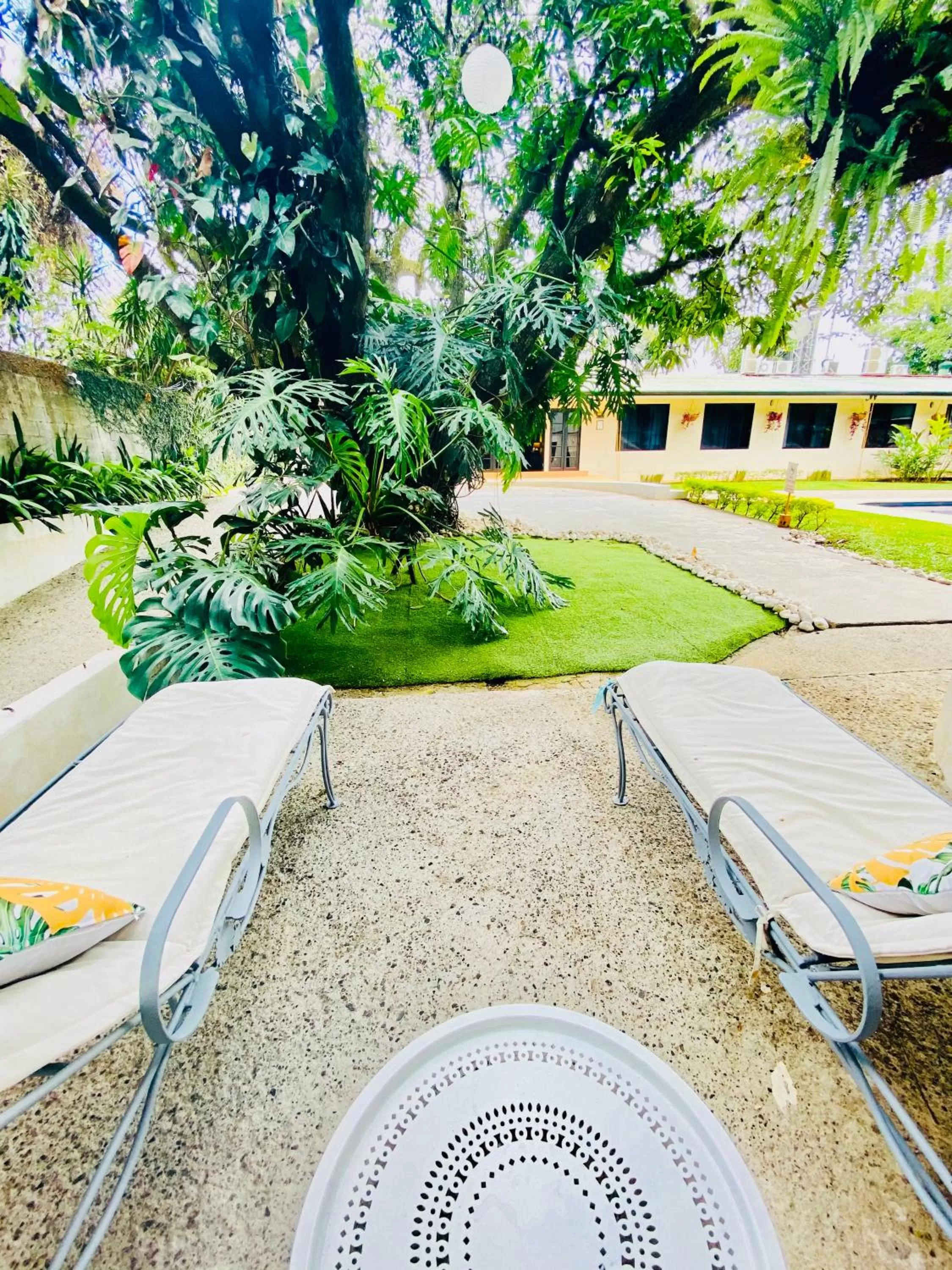 Garden view in Hotel Mango Airport