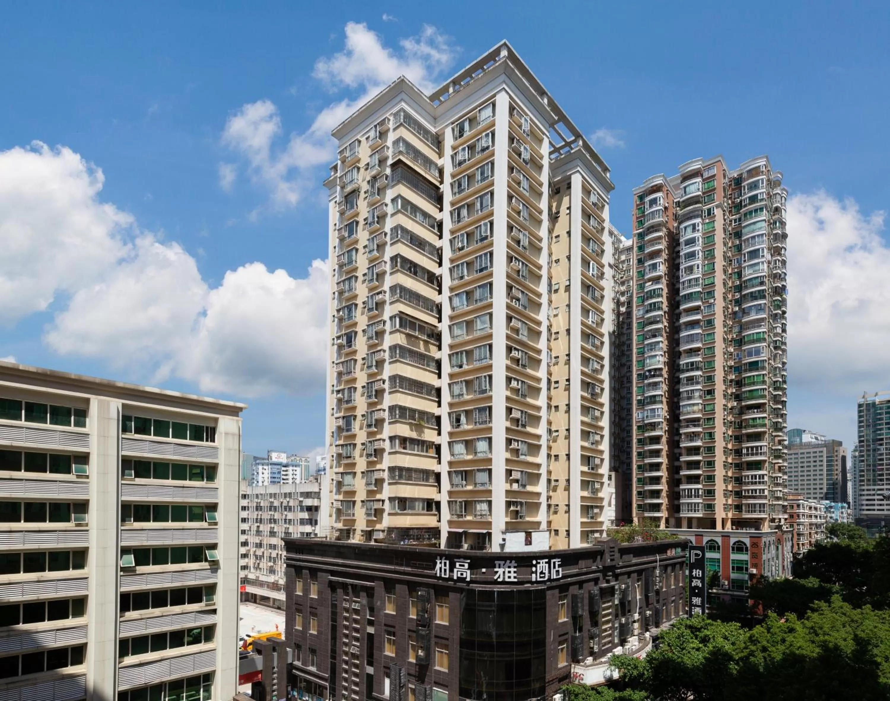 Off site in Paco Hotel Gangding Metro Guangzhou