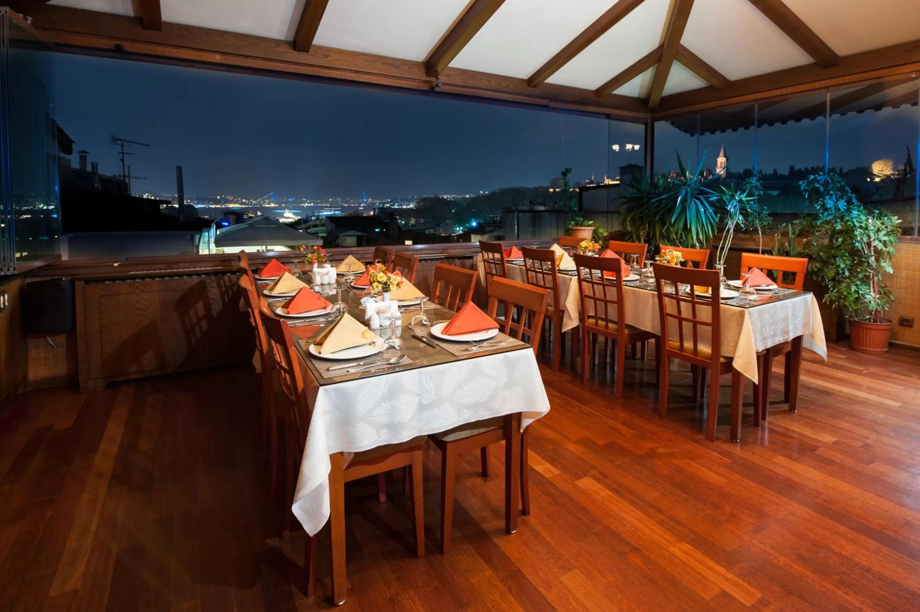 Restaurant/places to eat in Hotel Centrum Istanbul