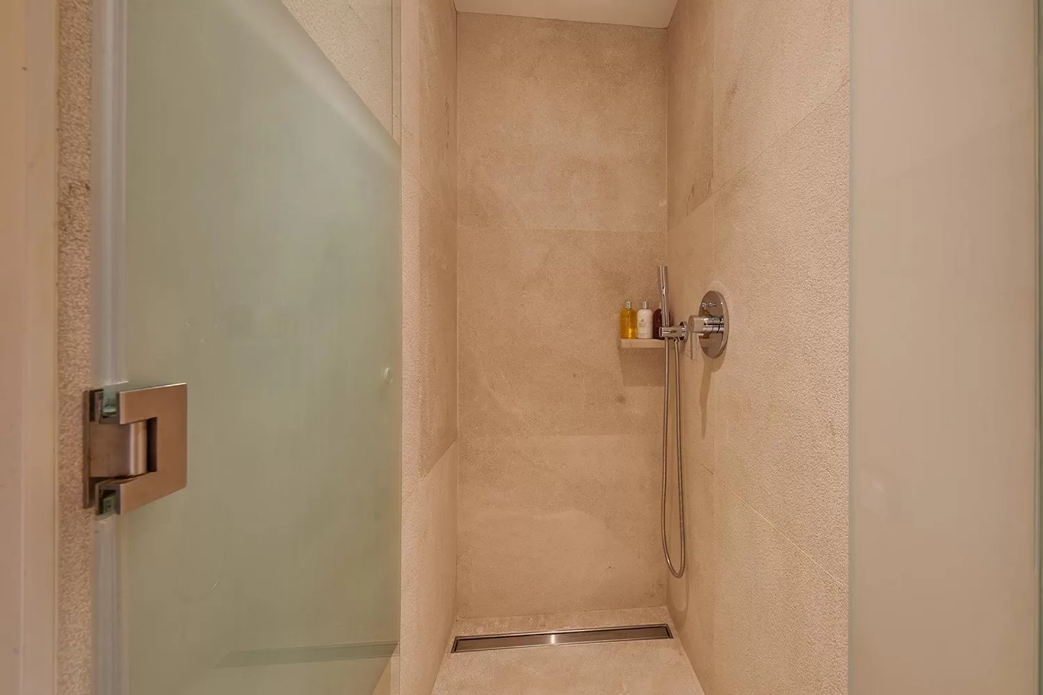 Shower in Nakar Hotel