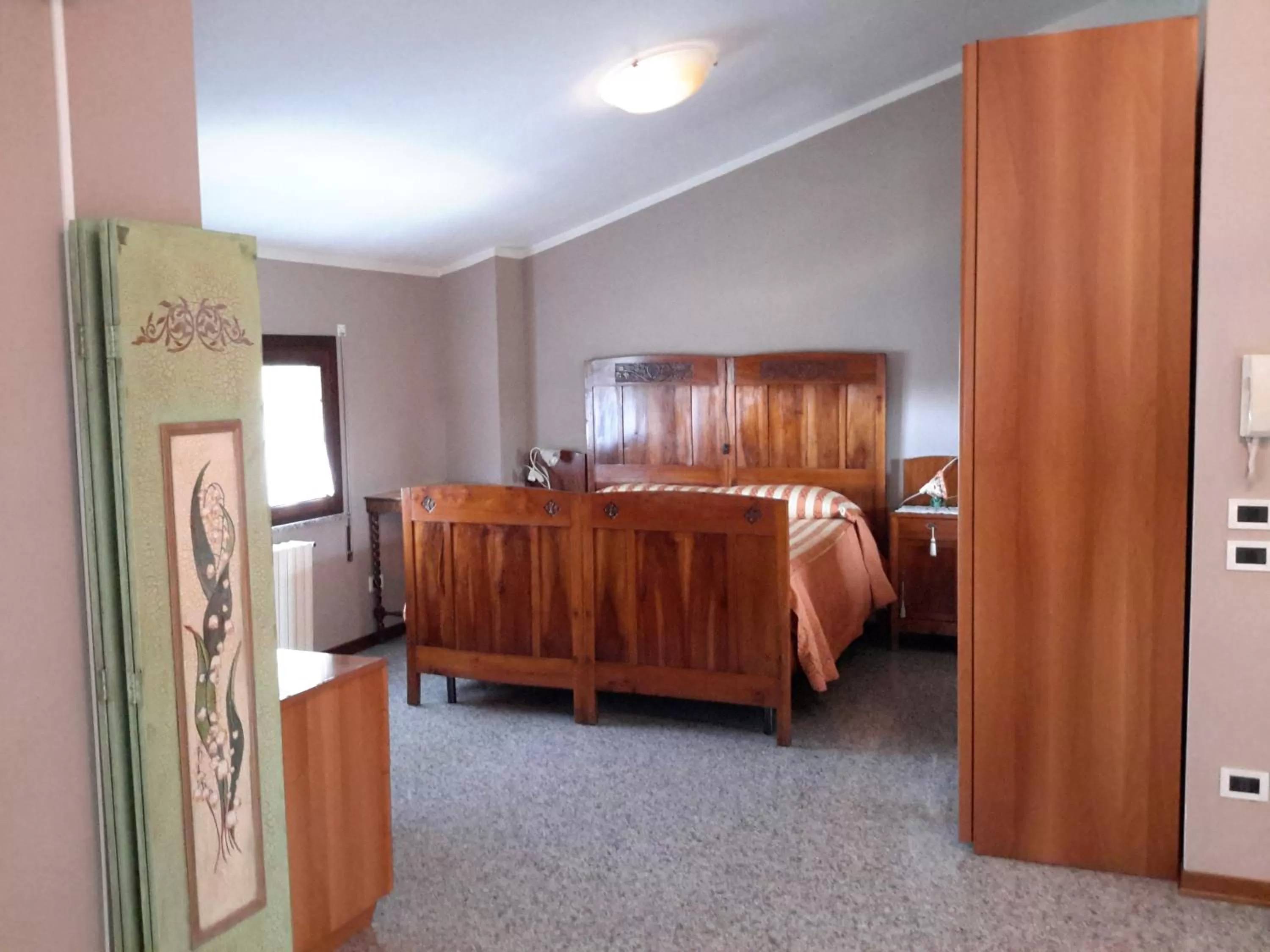 Photo of the whole room, Bed in B&B Amy&Julie