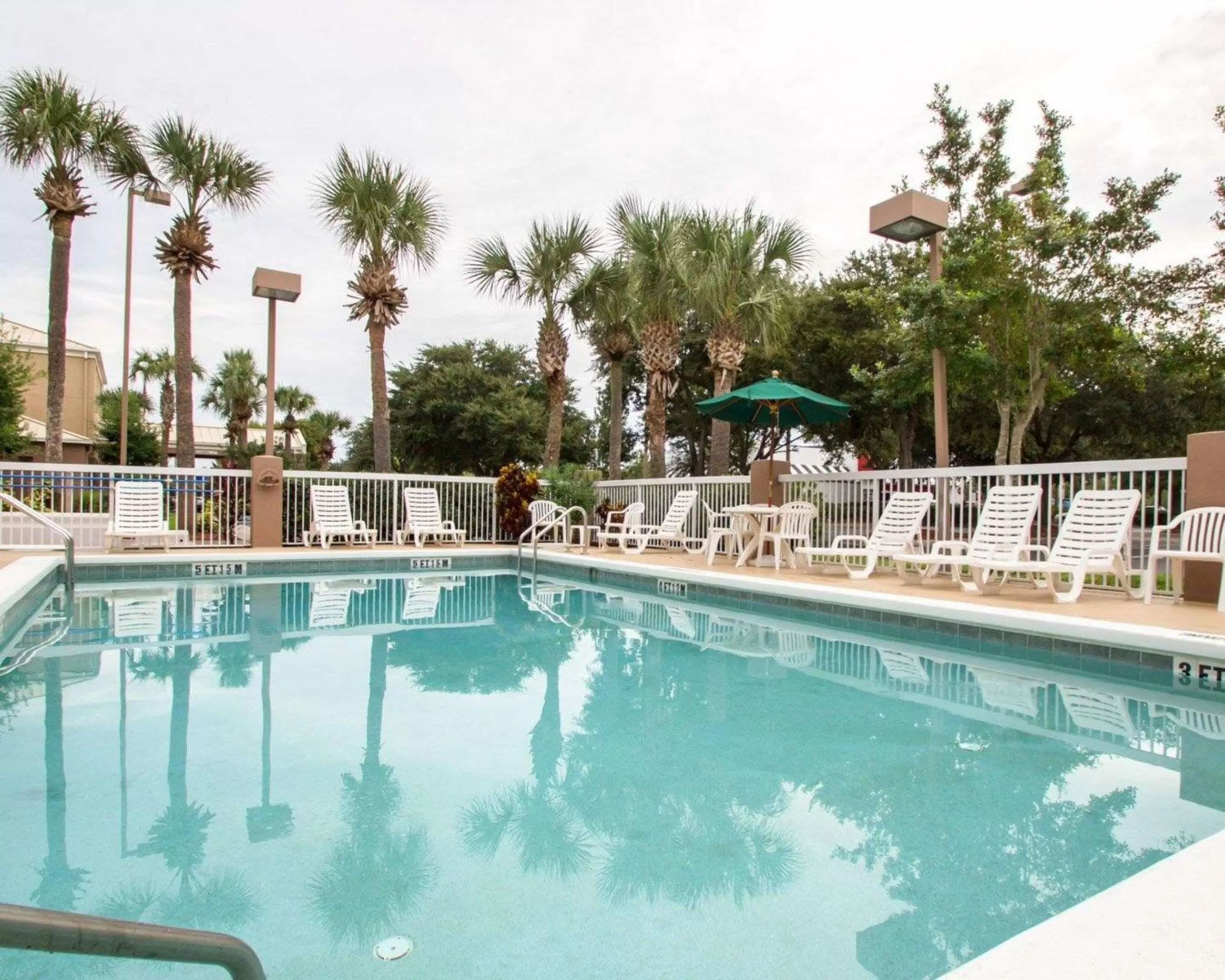 Swimming pool in Sleep Inn Ormond Beach - Daytona