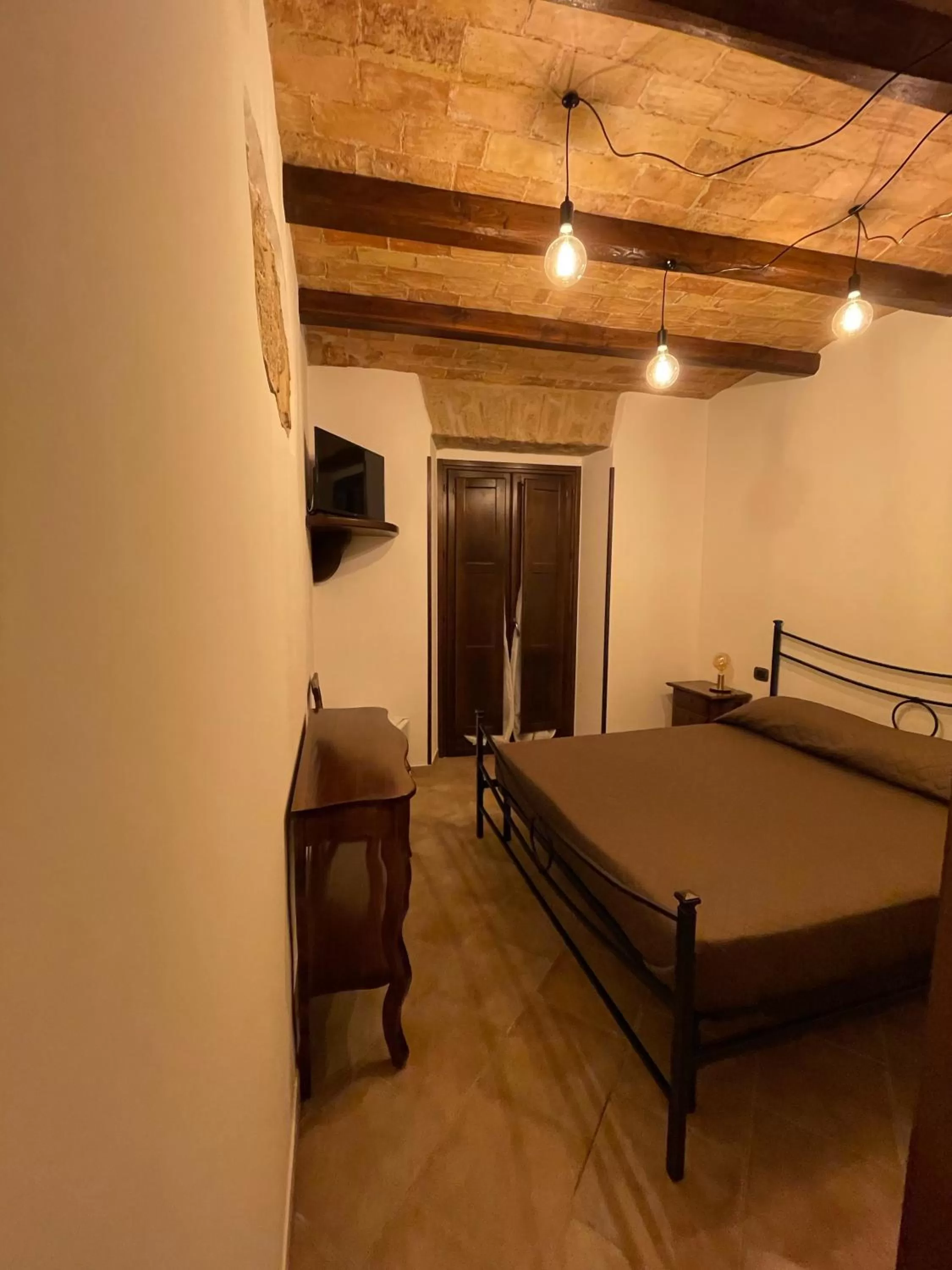 View (from property/room), Bed in La Vie En Rose