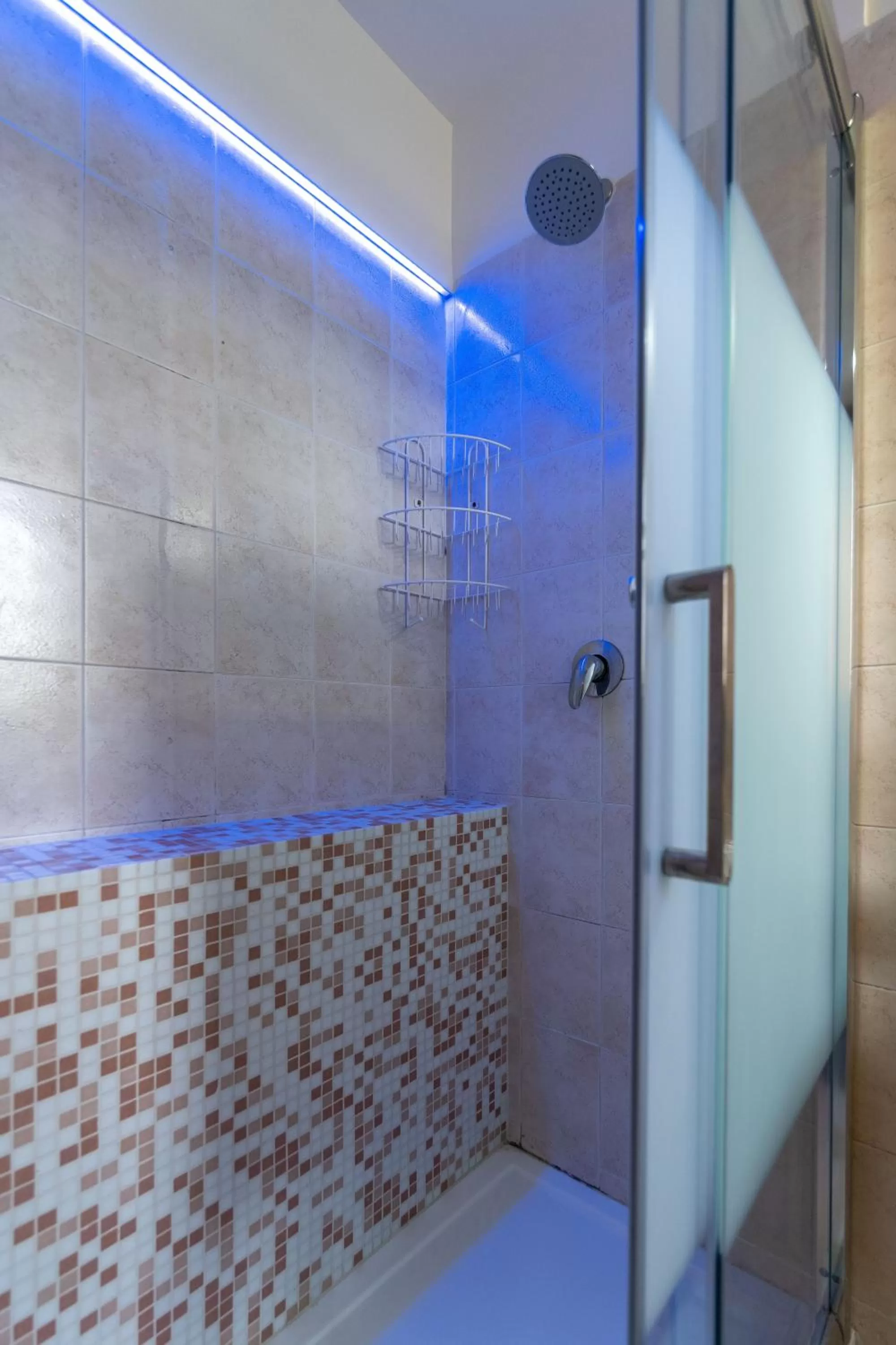 Shower in Villa Rocla guest house Pompei