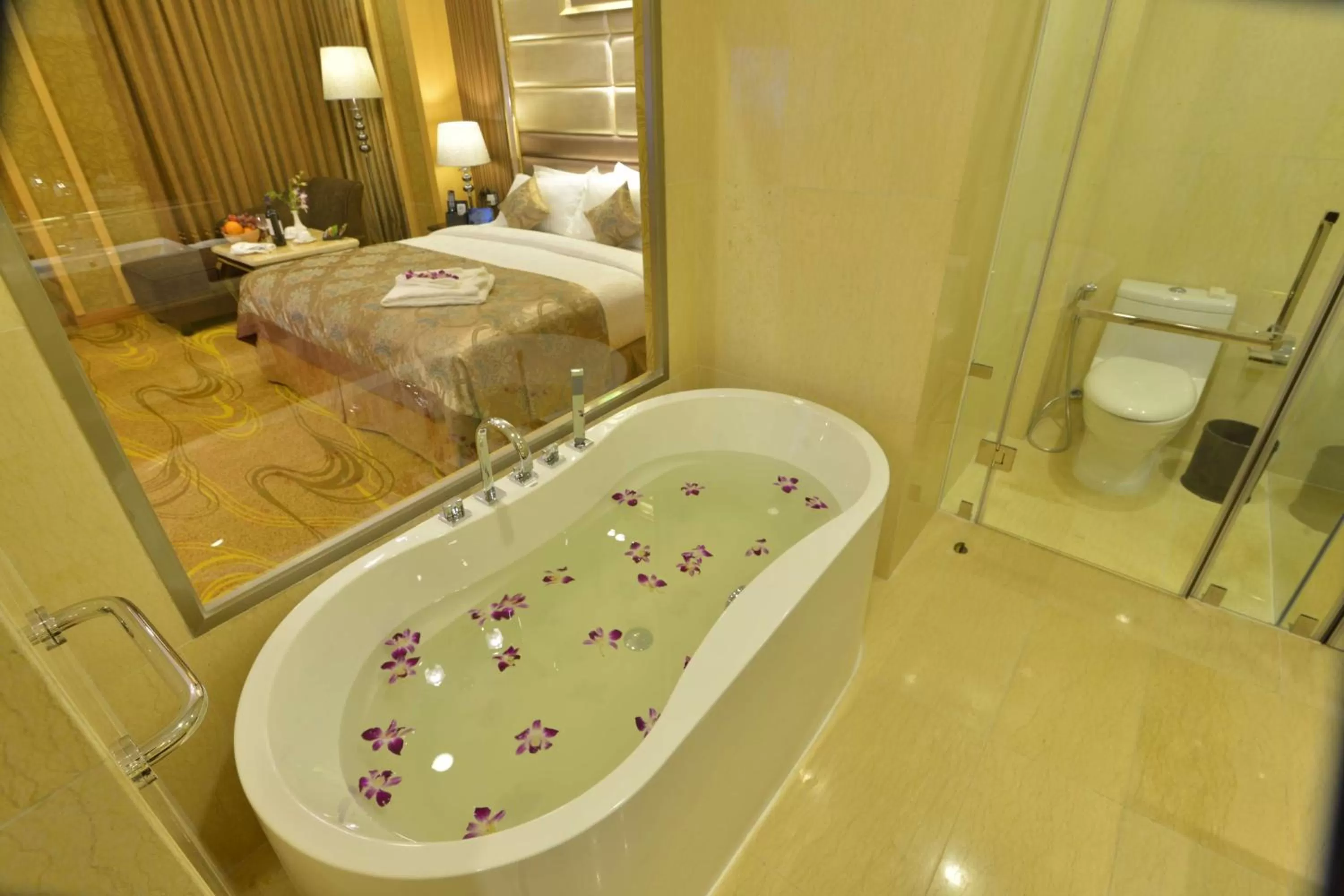 Bathroom in Best Western Chinatown Hotel