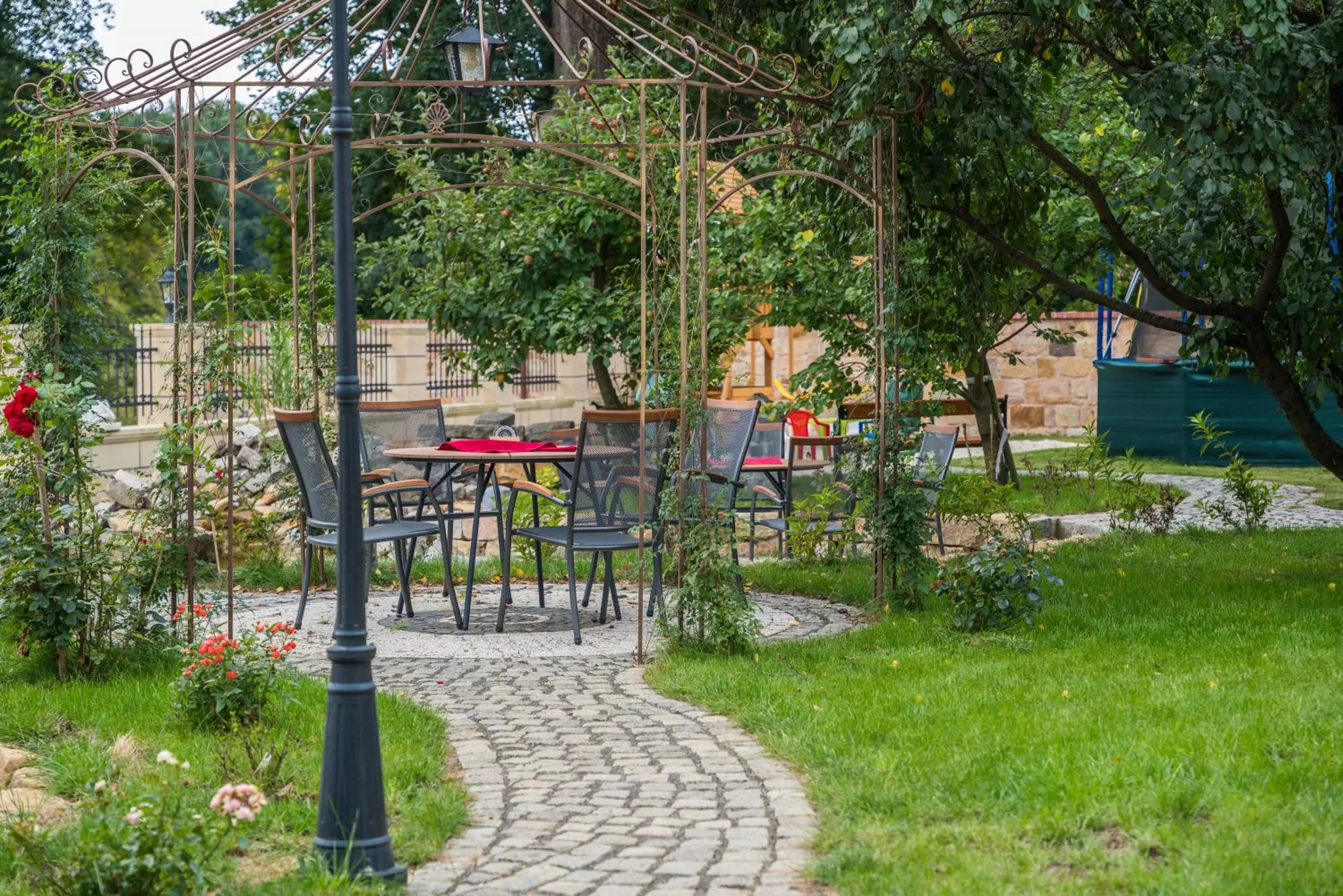Restaurant/places to eat, Children's Play Area in Villa Libosad