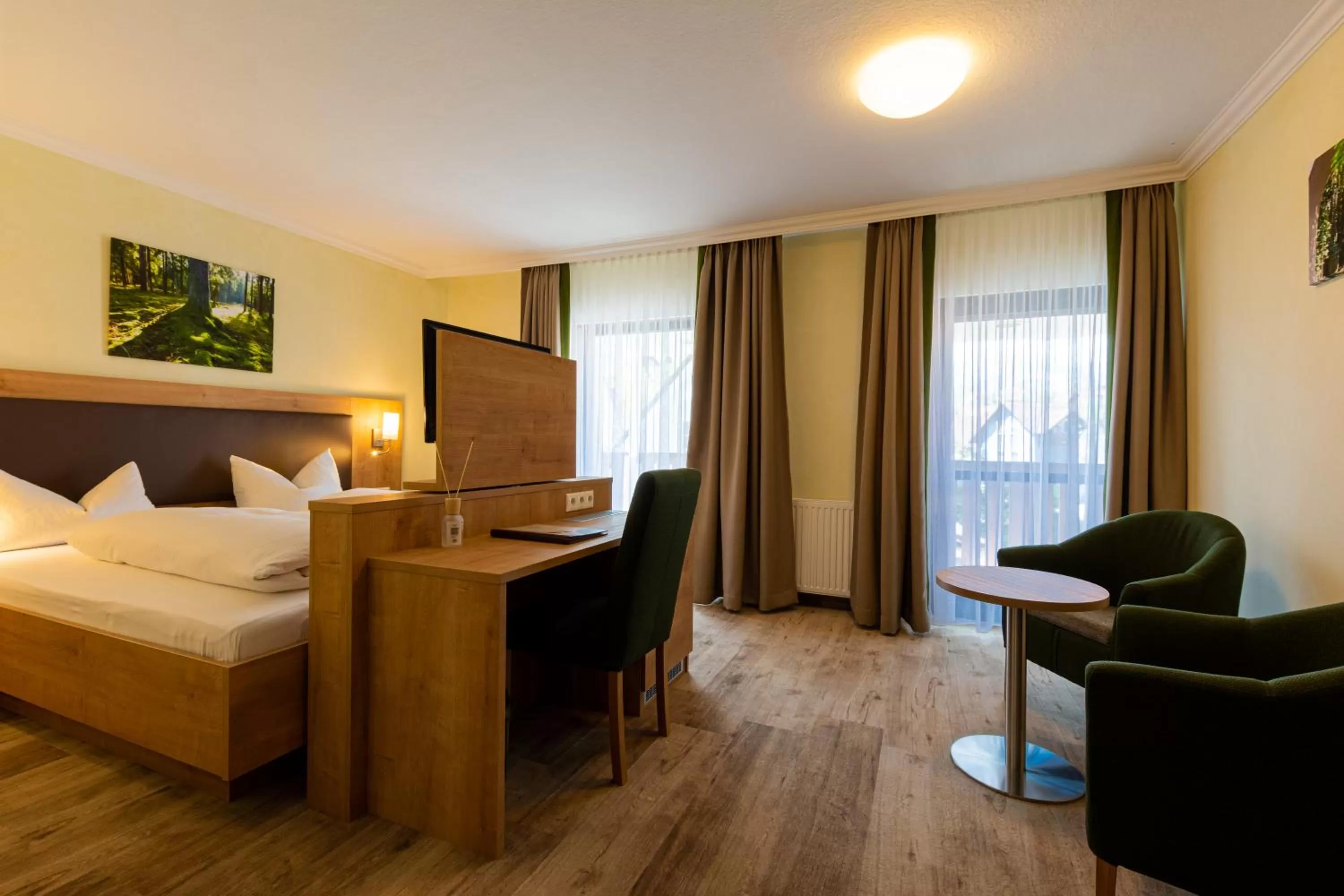 Photo of the whole room, Bed in Gasthof Hotel Reif