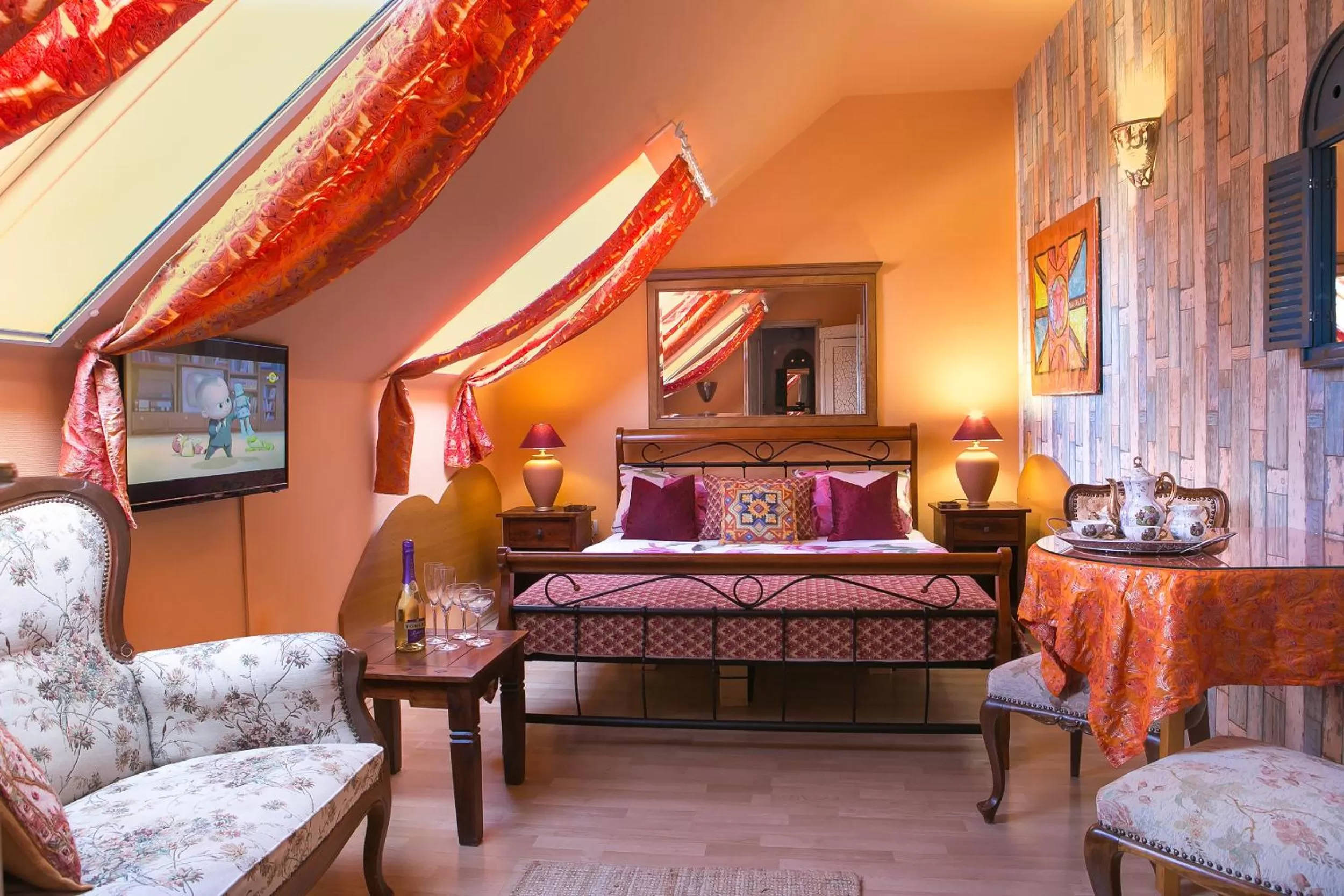 Bed in Green Park Villa