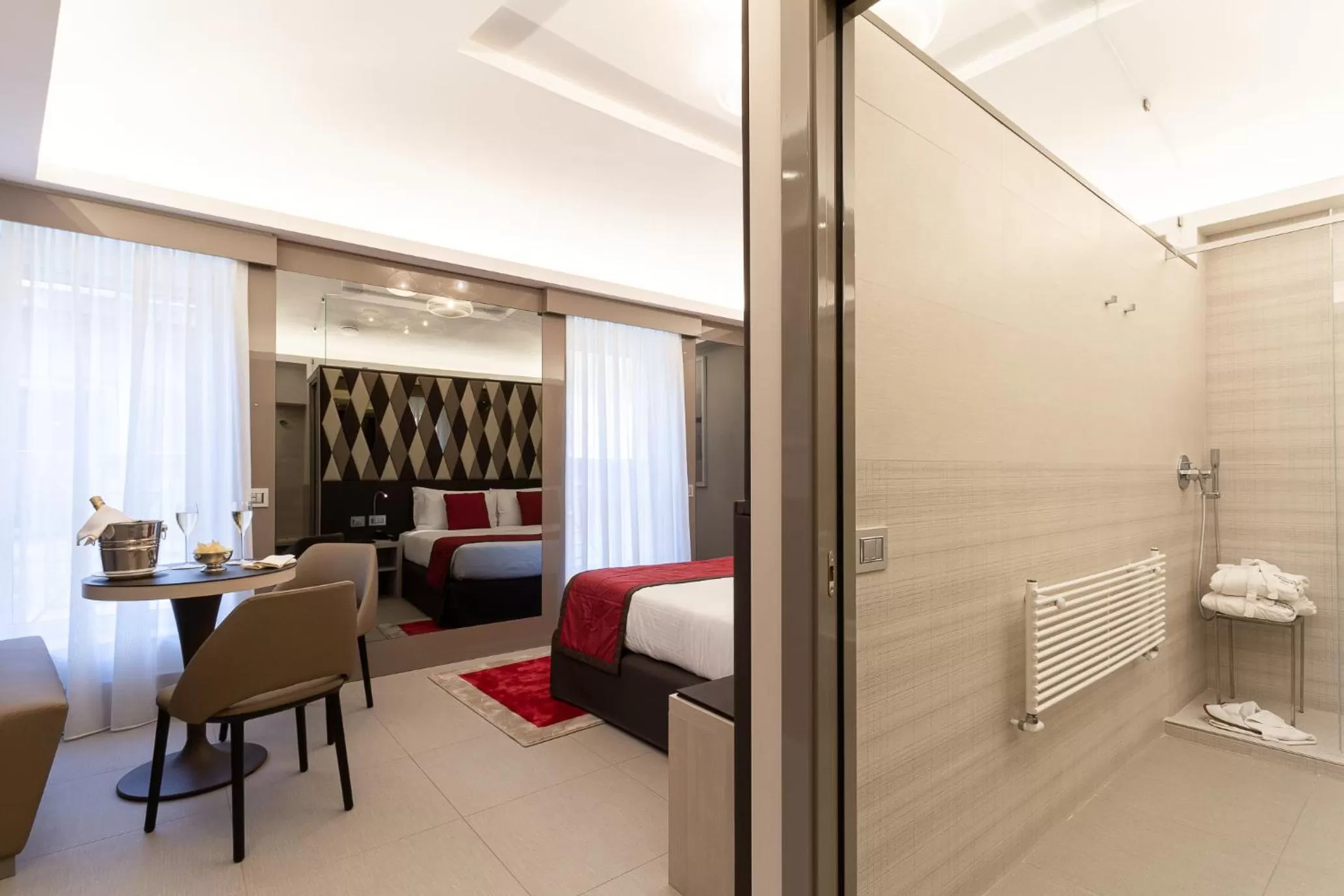 Photo of the whole room, Bed in Harry's Bar Trevi Hotel & Restaurant