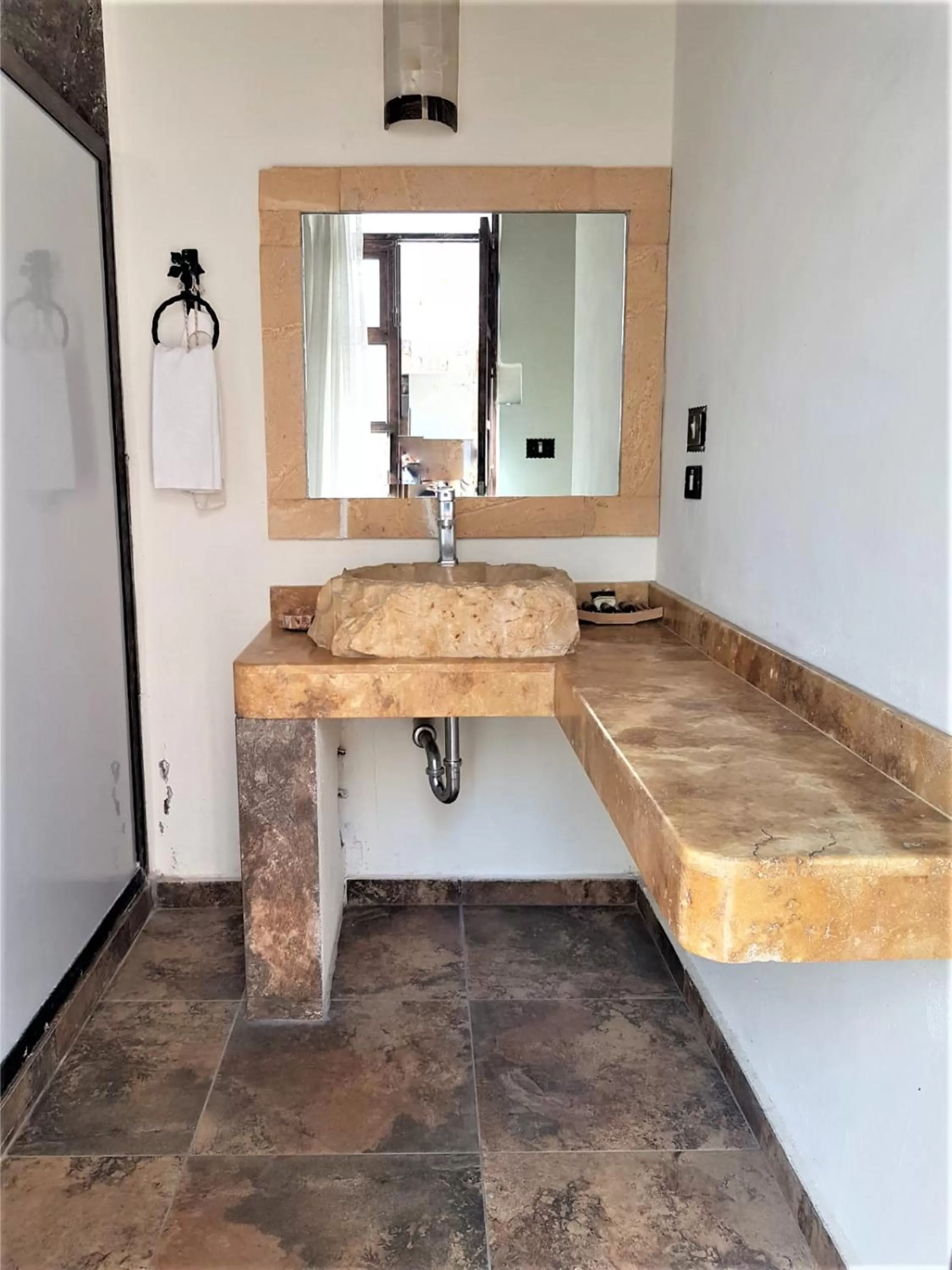 Bathroom, Kitchen/Kitchenette in Hotel Boutique Casona Cantera