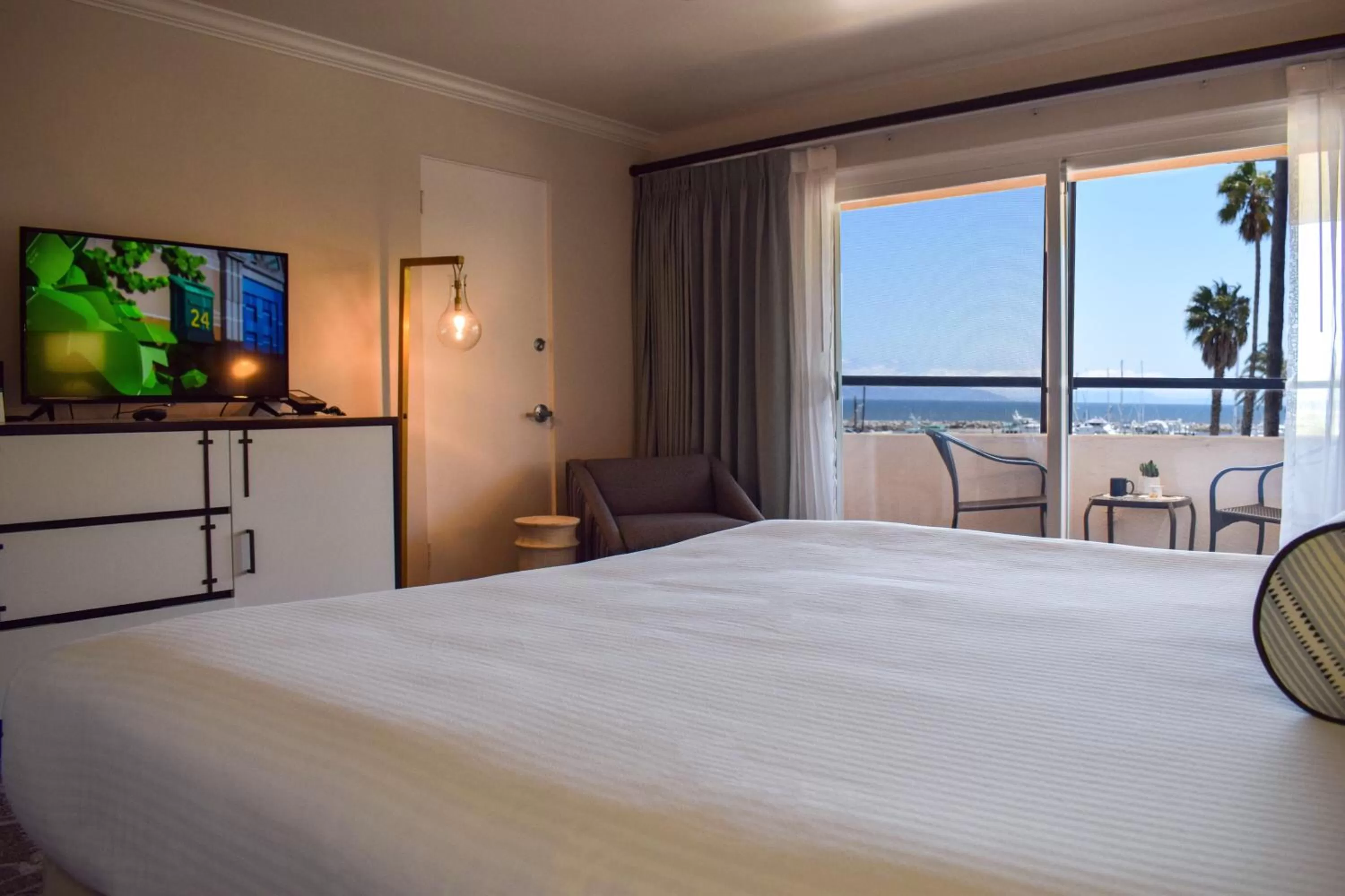 Bed in Beachside Inn