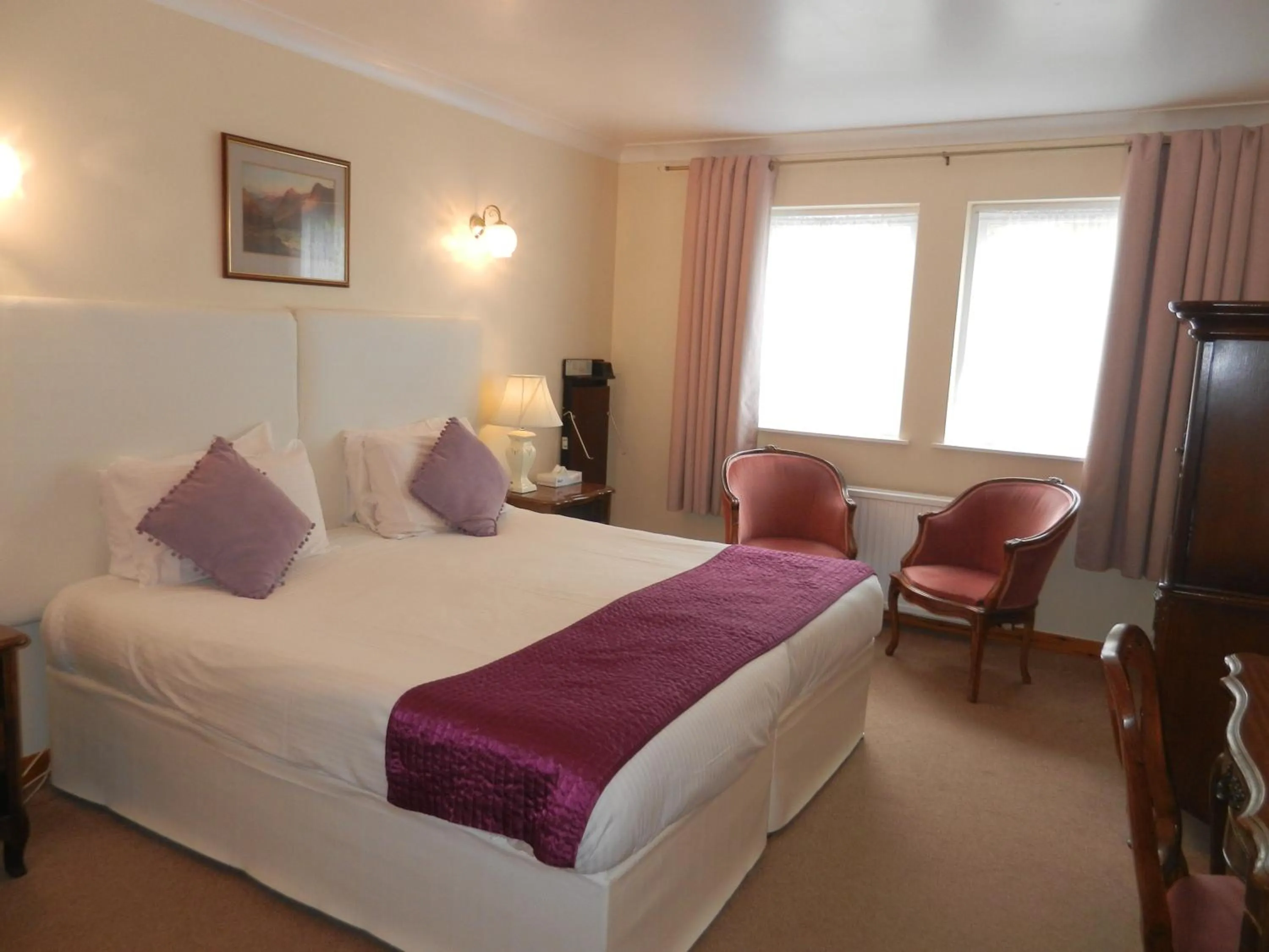 Bed in Mansfield Castle Hotel