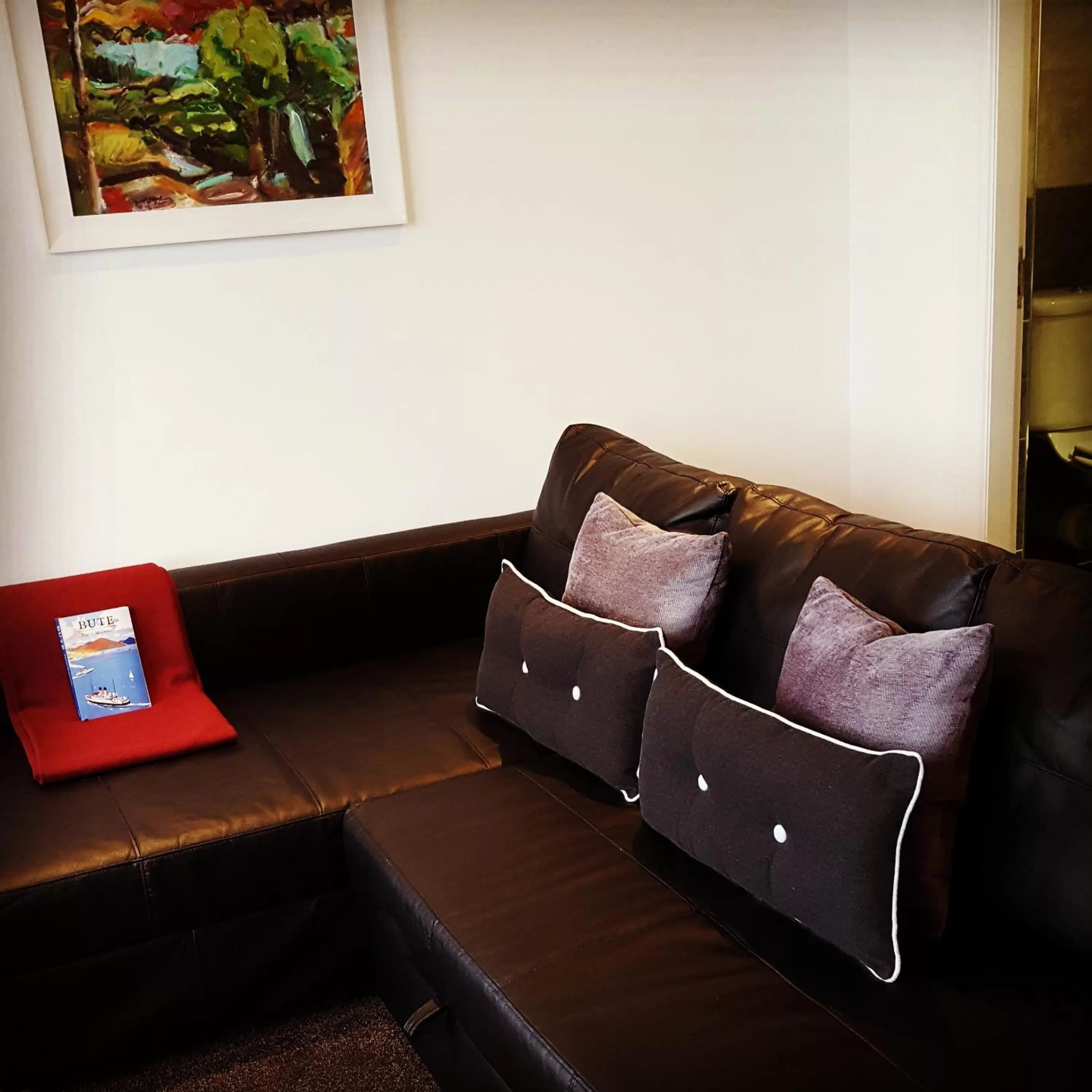 Seating Area in Boat House Super Suites