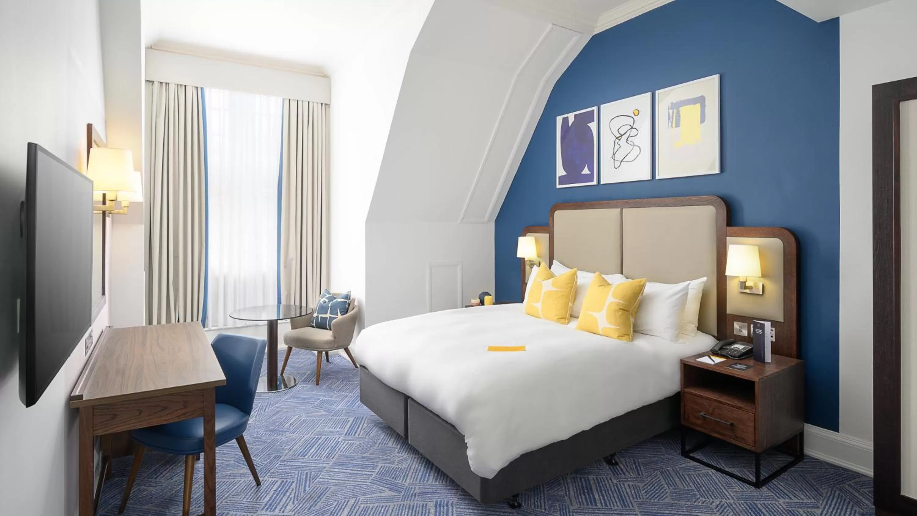 Photo of the whole room, Bed in voco Grand Central Glasgow by IHG