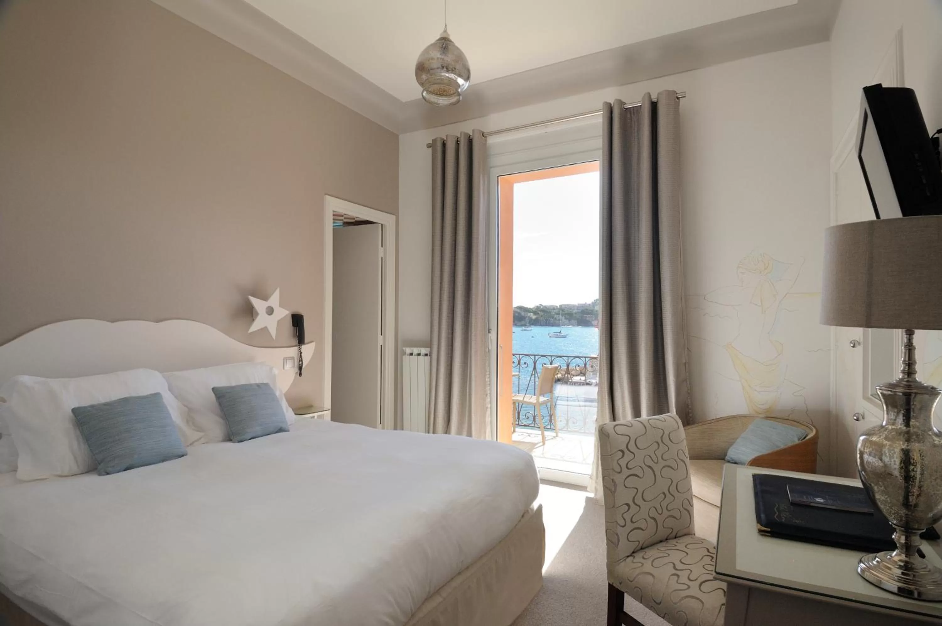 Comfort Double Room with Balcony and front Sea View in Welcome Hotel