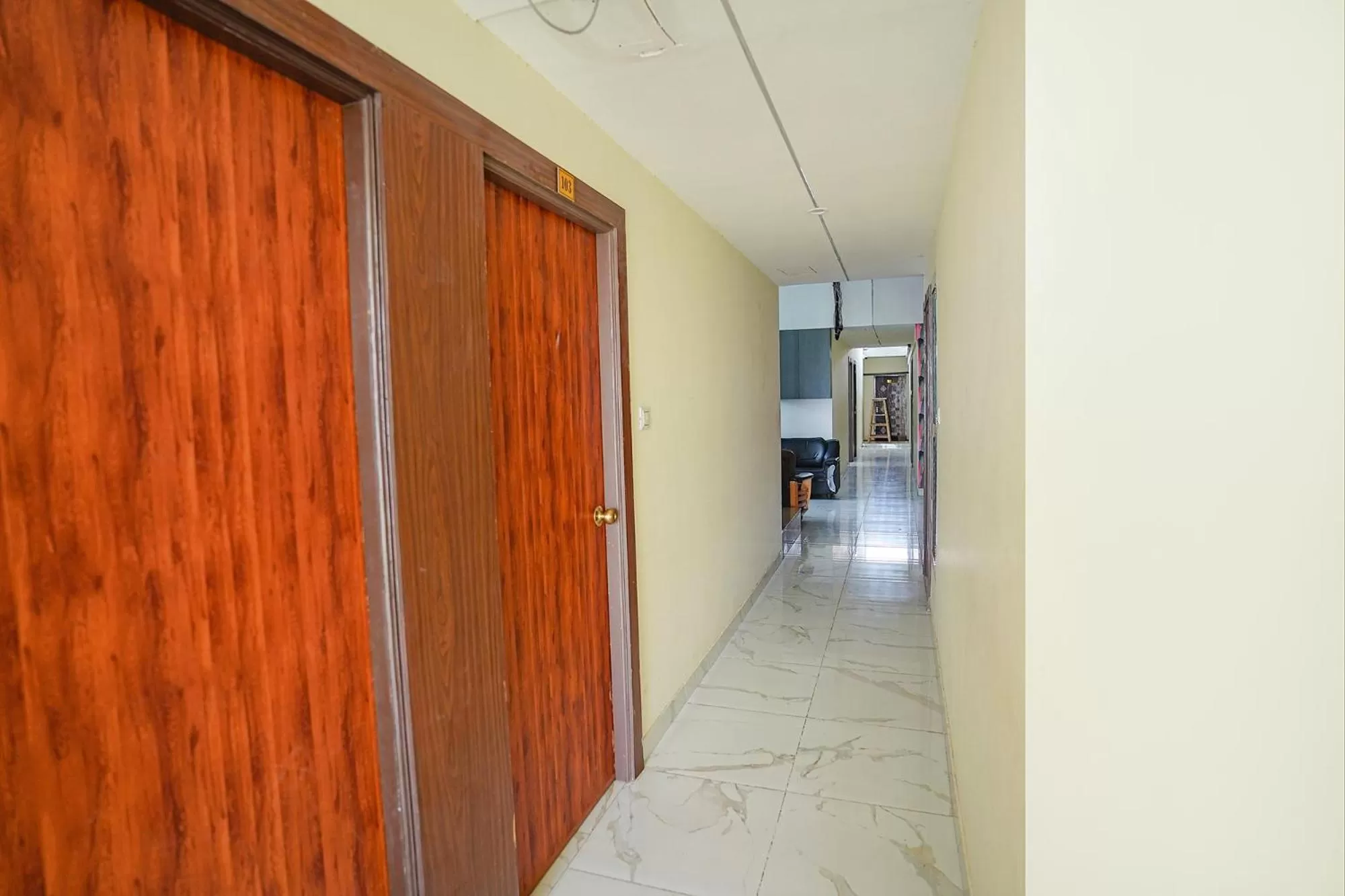 Lobby or reception in FabExpress IT Park, Pallikaranai