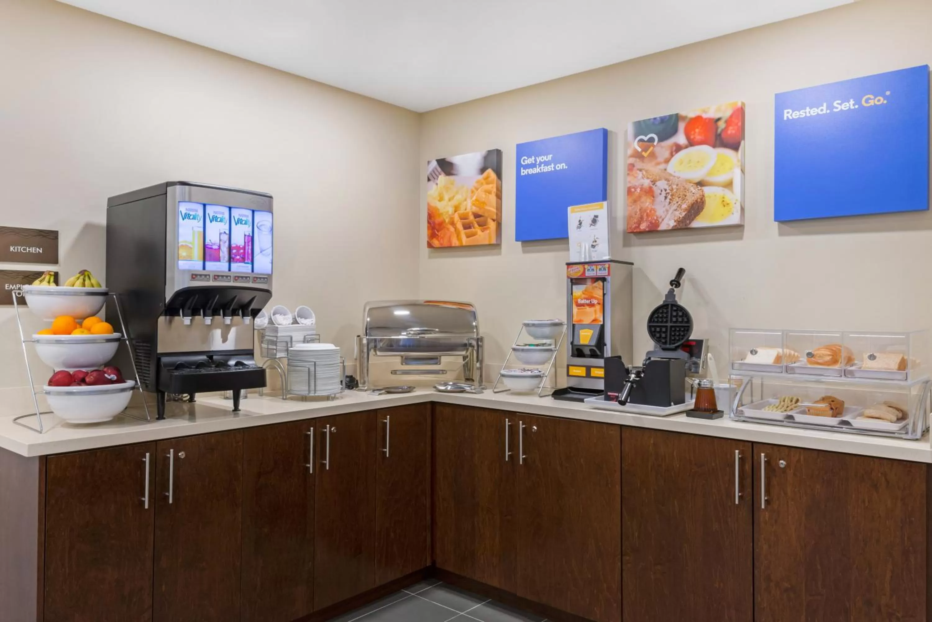 Restaurant/places to eat in Comfort Inn & Suites