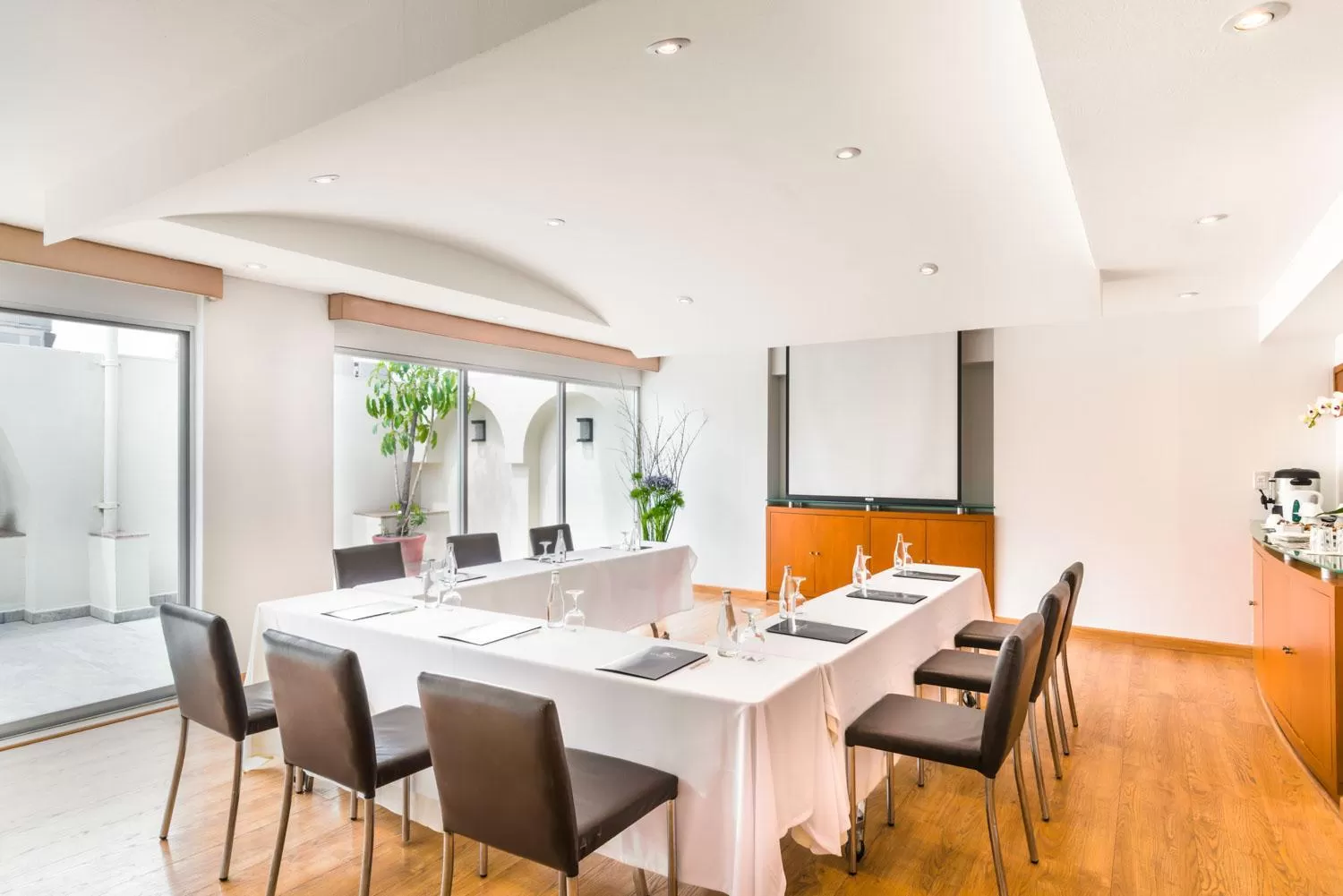 Meeting/conference room in Eurostars Zona Rosa Suites