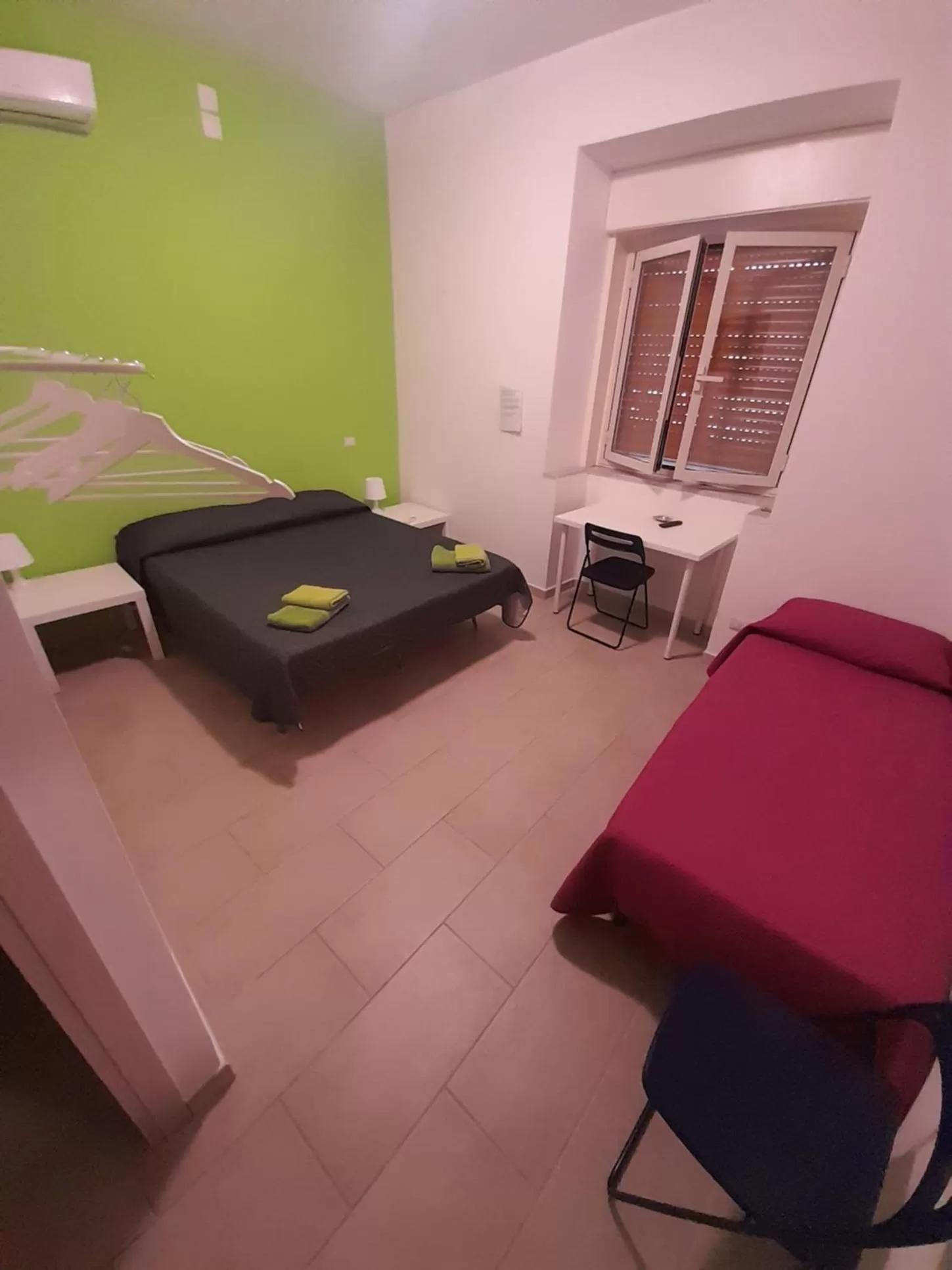 Photo of the whole room, Bed in CTA Catania Aeroporto fontanarossa taxi aeroporto h24 gratis reception h24