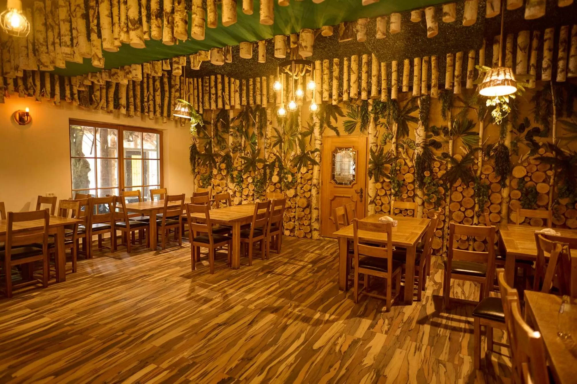 Restaurant/places to eat in Conacul Radacinilor