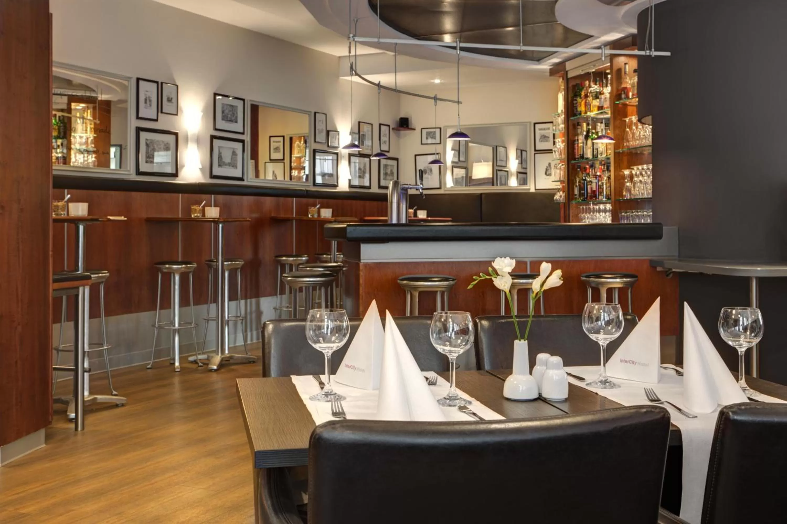 Restaurant/places to eat in IntercityHotel Berlin Ostbahnhof