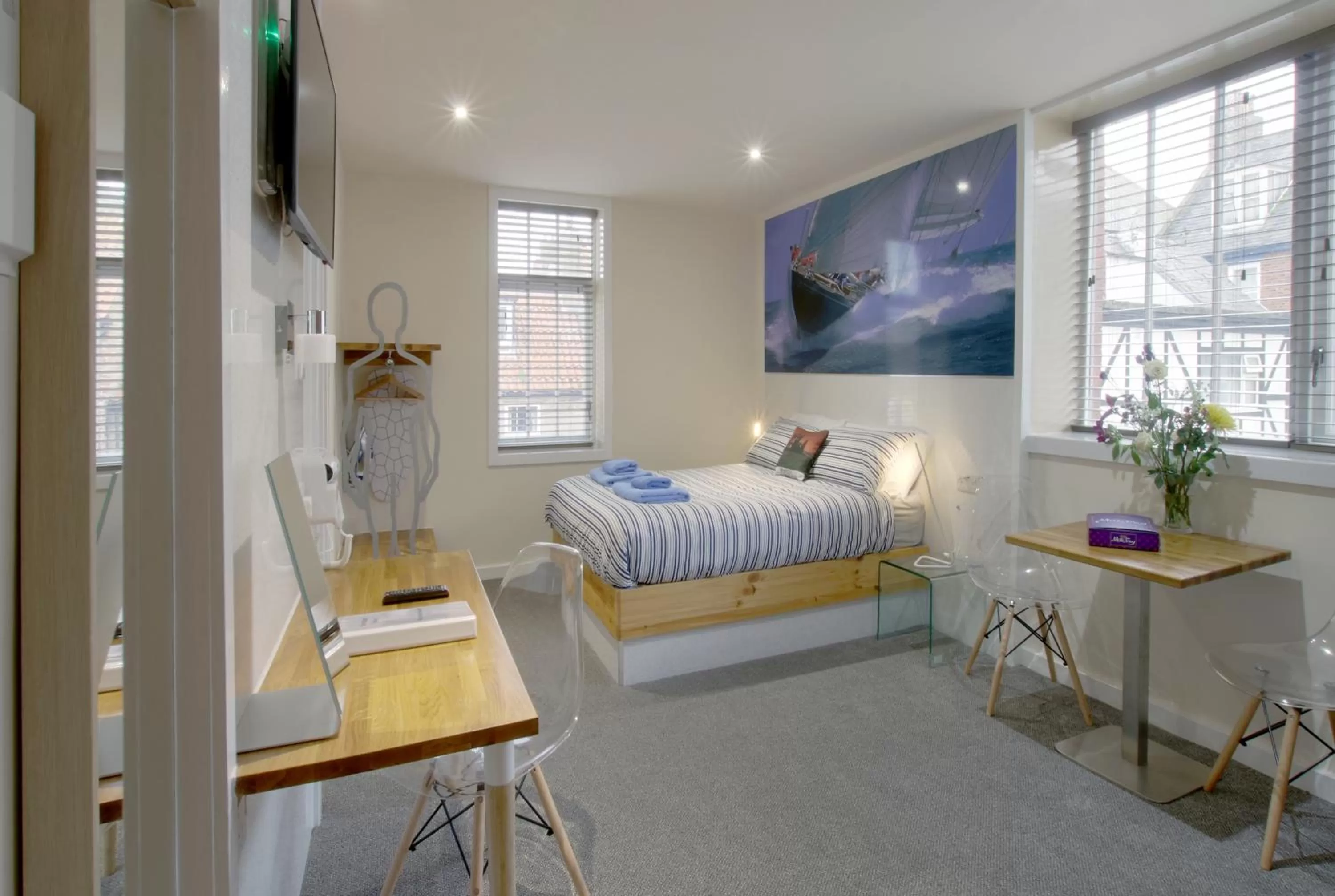 Photo of the whole room in Silver Street Suites